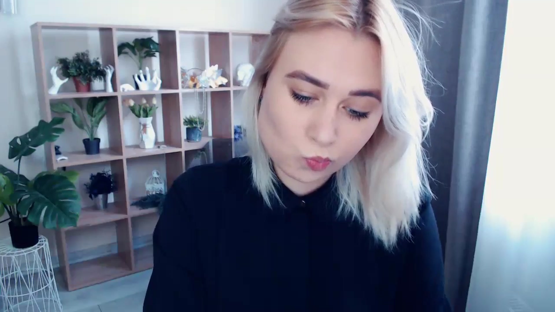 Gallery image thumbnail from Kukla_kolduna's myfreecams stream on, 05/13/2024, 14:39 image 9 of 20