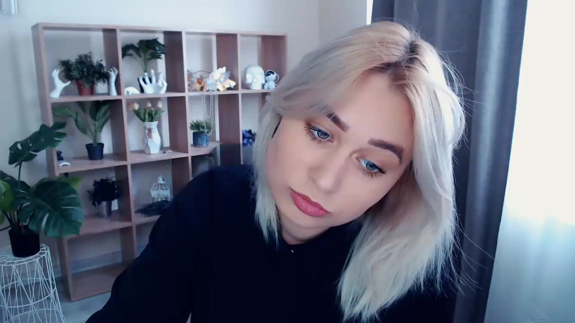 Gallery image thumbnail from Kukla_kolduna's myfreecams stream on, 05/13/2024, 14:39 image 8 of 20