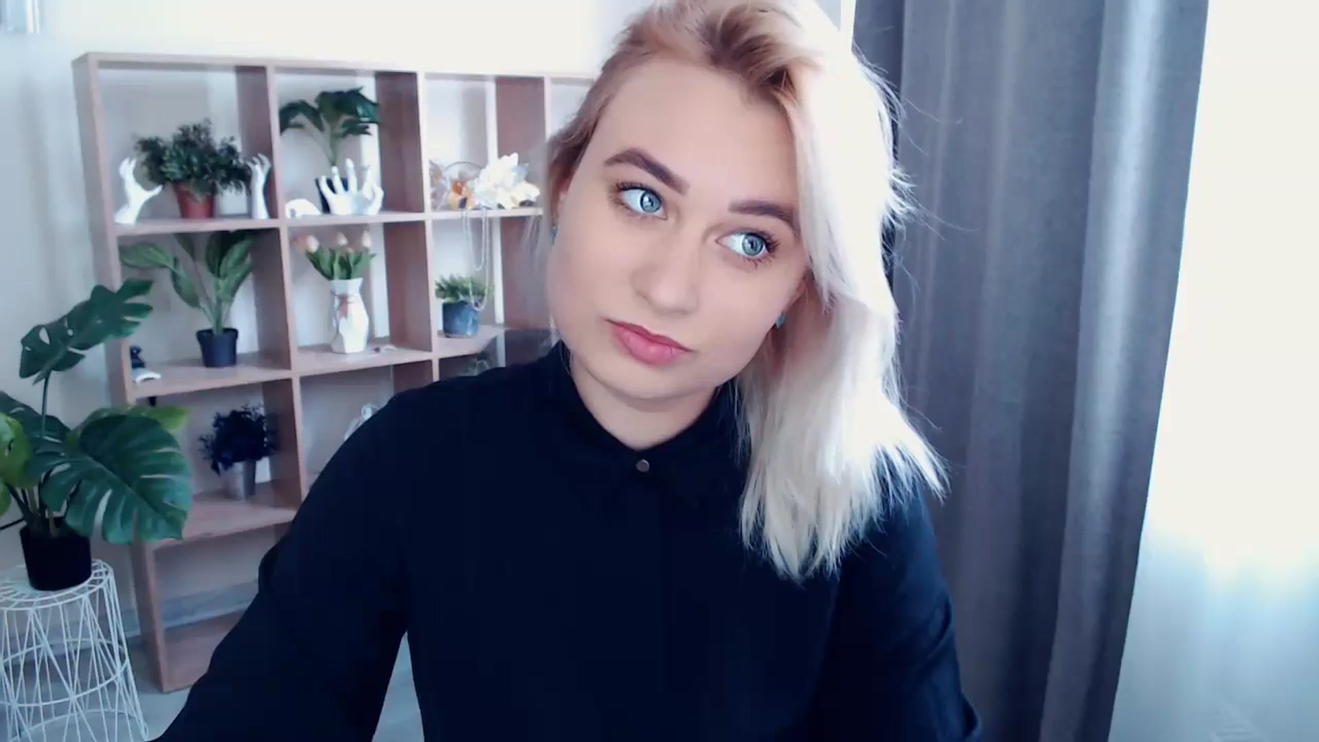 Gallery image thumbnail from Kukla_kolduna's myfreecams stream on, 05/13/2024, 14:39 image 4 of 20