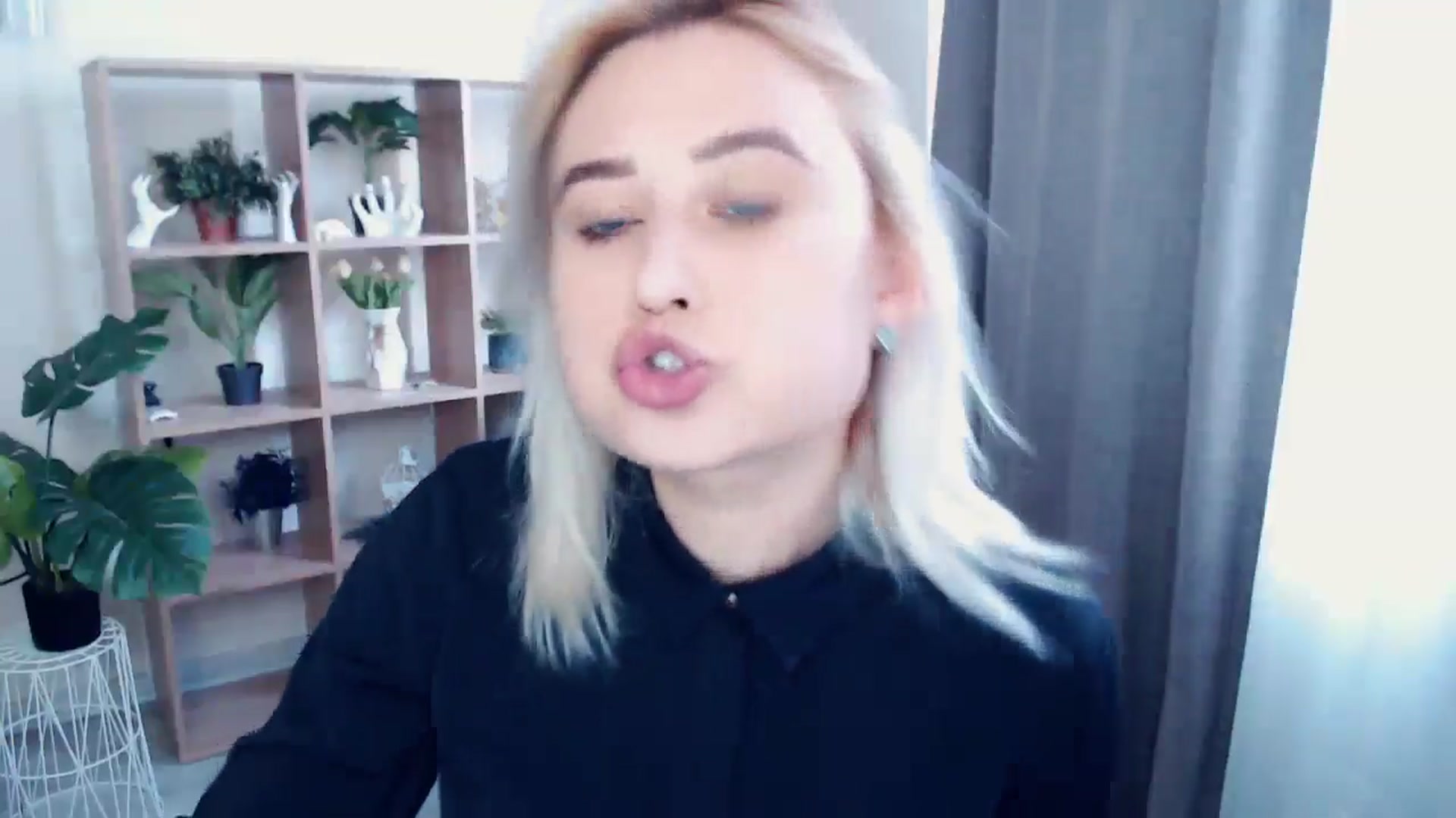 Gallery image thumbnail from Kukla_kolduna's myfreecams stream on, 05/13/2024, 16:07 image 4 of 20