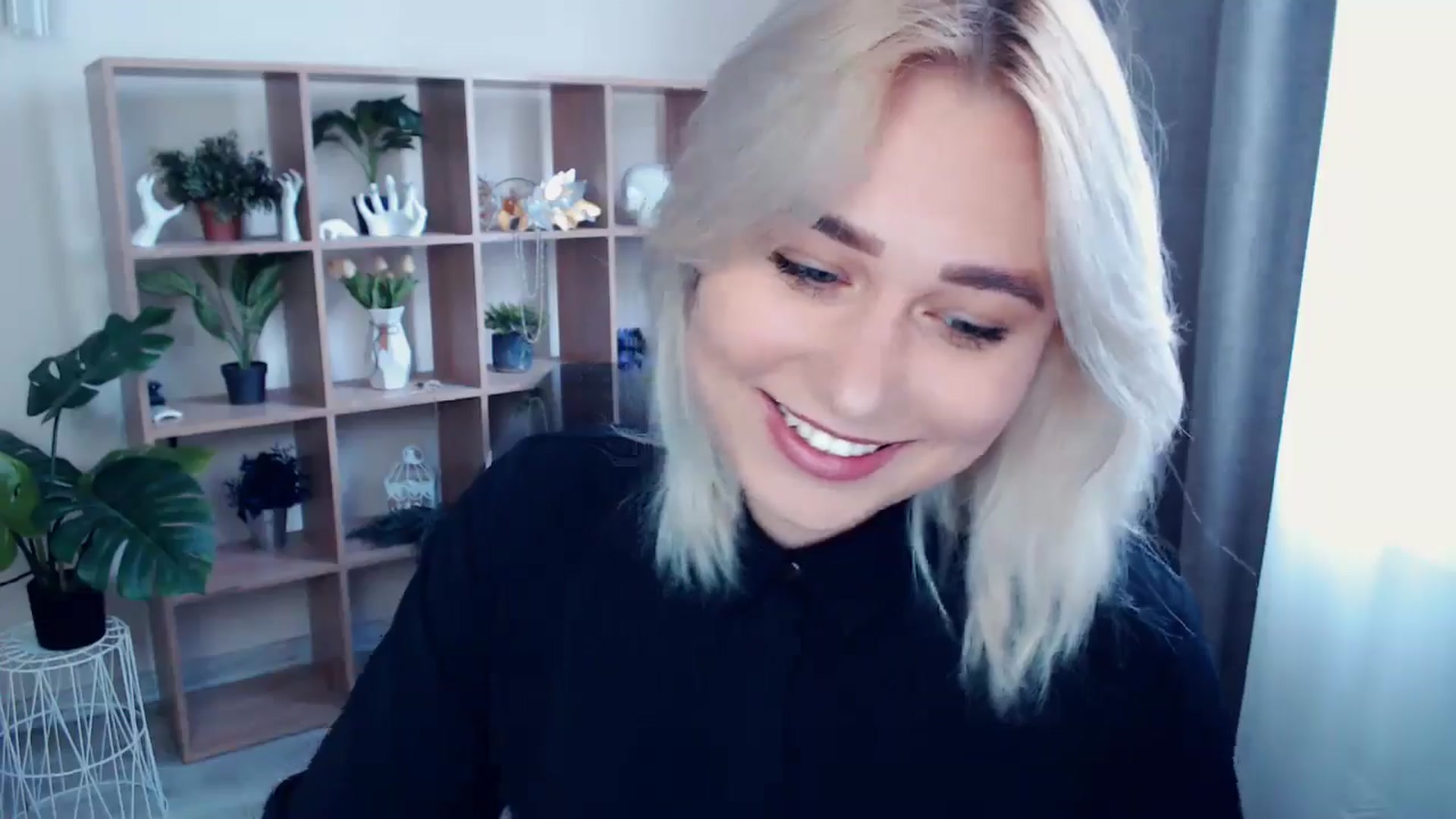 Gallery image thumbnail from Kukla_kolduna's myfreecams stream on, 05/13/2024, 16:07 image 7 of 20