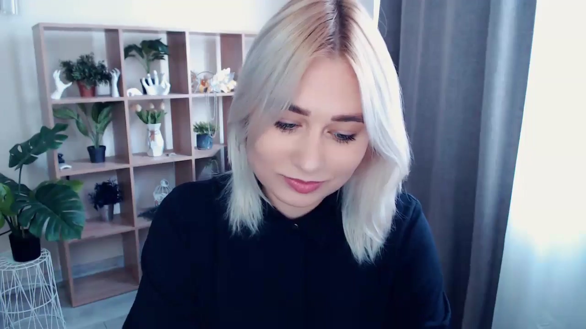 Gallery image thumbnail from Kukla_kolduna's myfreecams stream on, 05/13/2024, 16:07 image 2 of 20