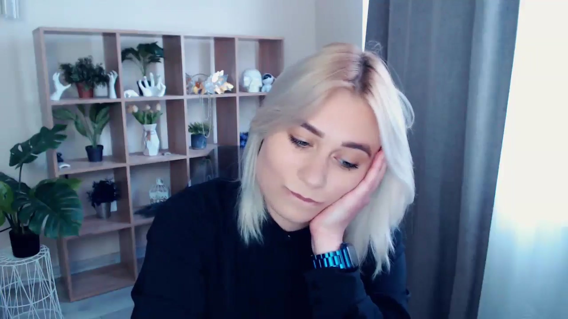 Gallery image thumbnail from Kukla_kolduna's myfreecams stream on, 05/13/2024, 16:07 image 18 of 20