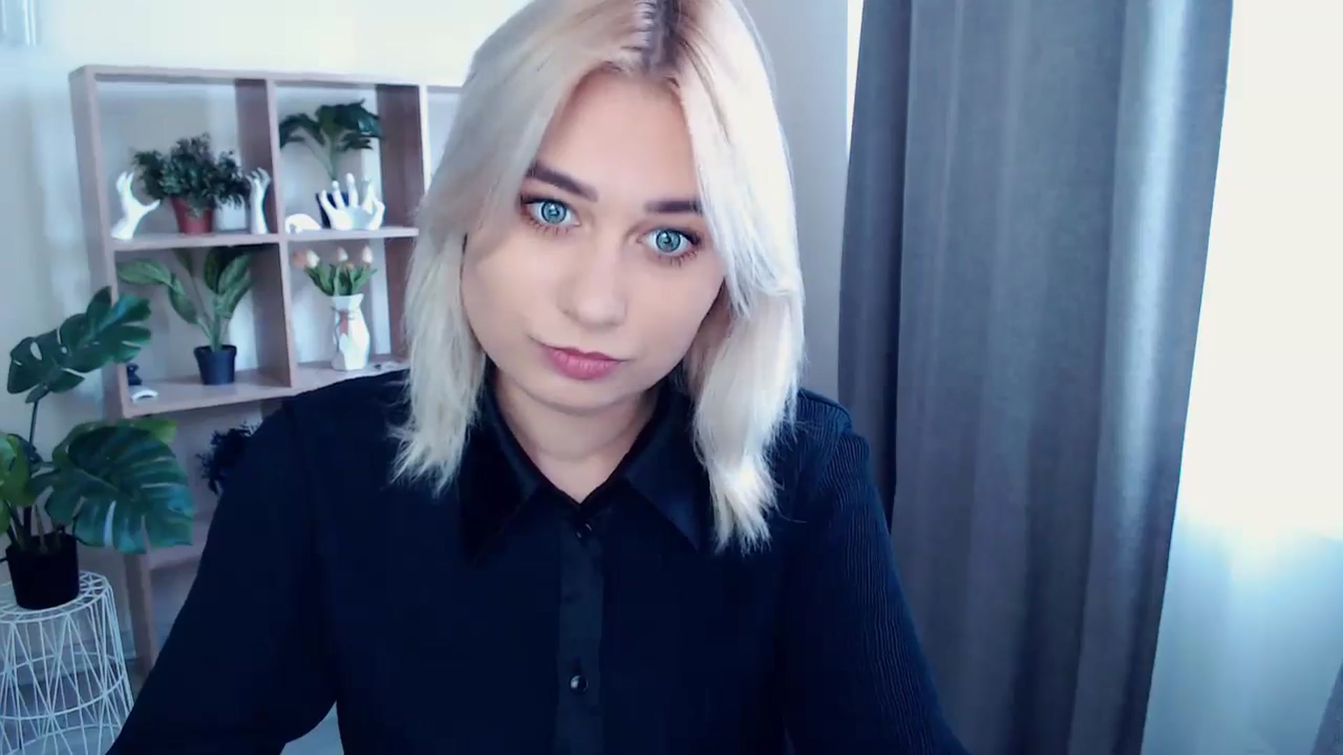 Gallery image thumbnail from Kukla_kolduna's myfreecams stream on, 05/15/2024, 13:05 image 17 of 20