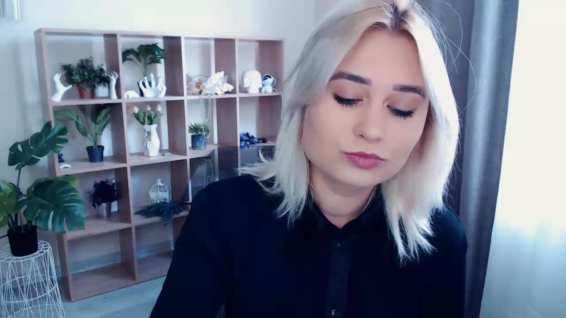 Gallery image thumbnail from Kukla_kolduna's myfreecams stream on, 05/15/2024, 13:05 image 3 of 20