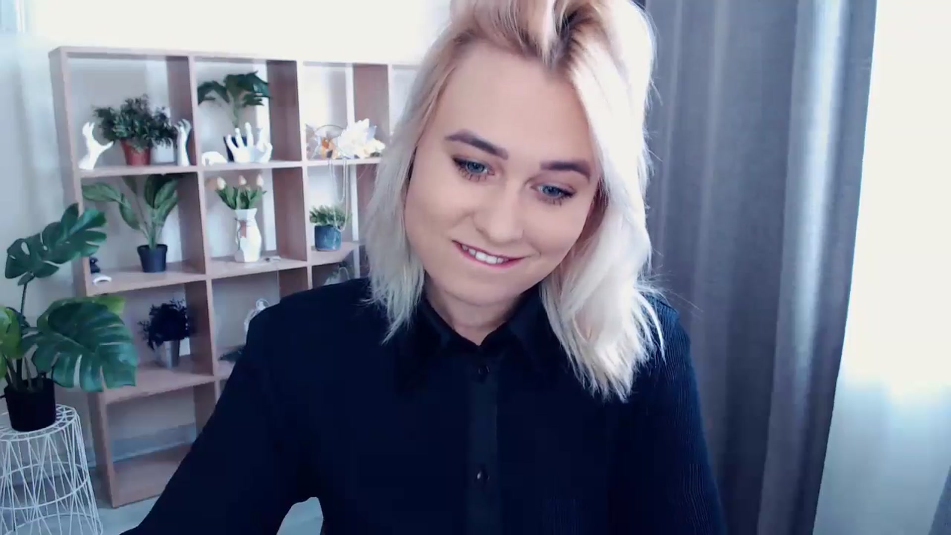 Gallery image thumbnail from Kukla_kolduna's myfreecams stream on, 05/15/2024, 13:05 image 12 of 20