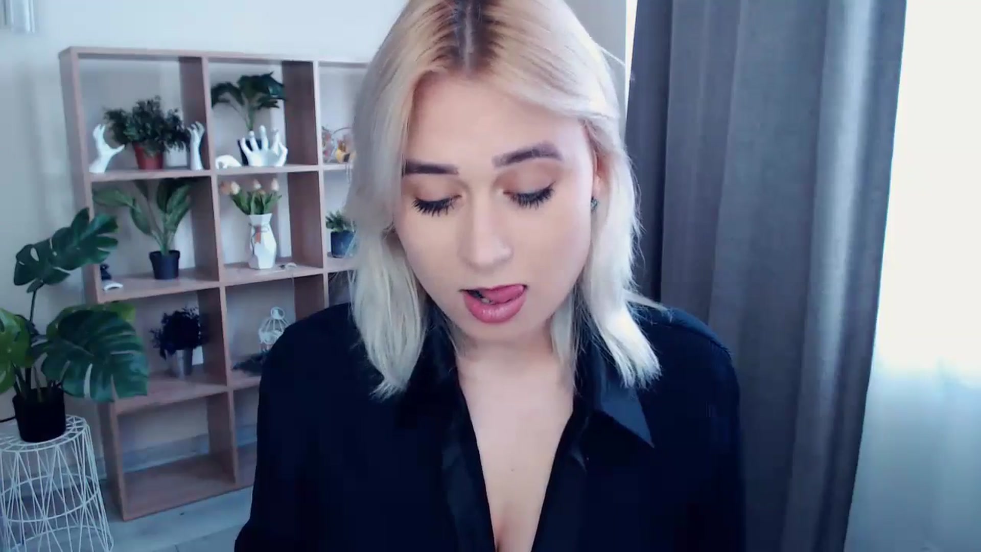 Gallery image thumbnail from Kukla_kolduna's myfreecams stream on, 05/15/2024, 15:06 image 16 of 20