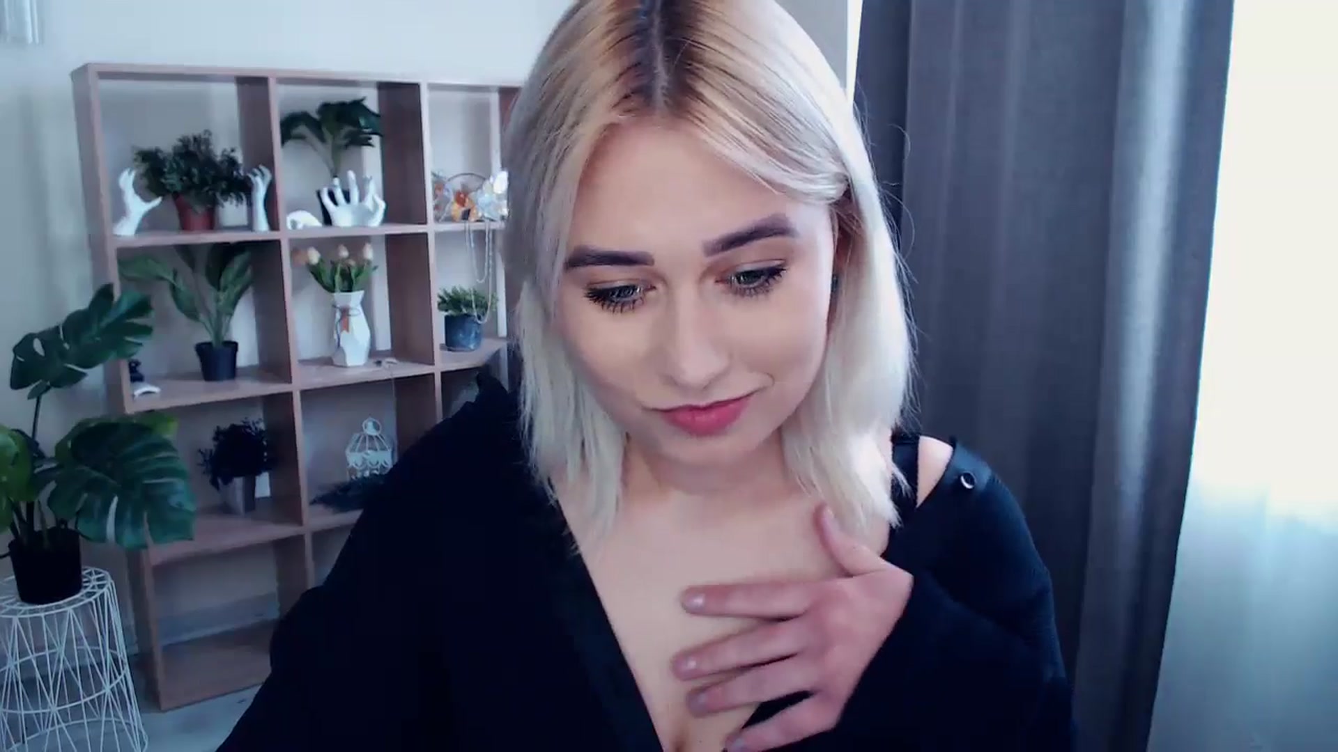 Gallery image thumbnail from Kukla_kolduna's myfreecams stream on, 05/15/2024, 15:06 image 13 of 20