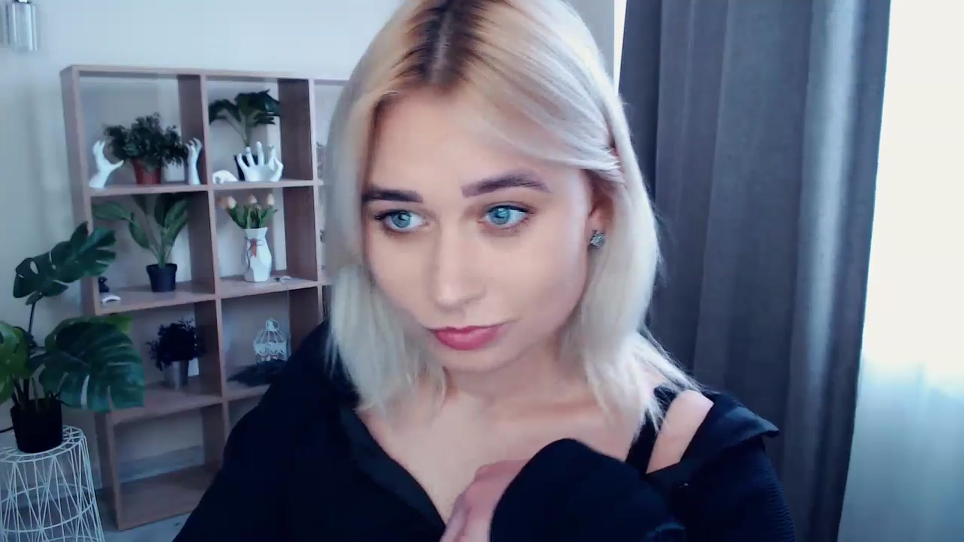 Gallery image thumbnail from Kukla_kolduna's myfreecams stream on, 05/15/2024, 15:39 image 9 of 20