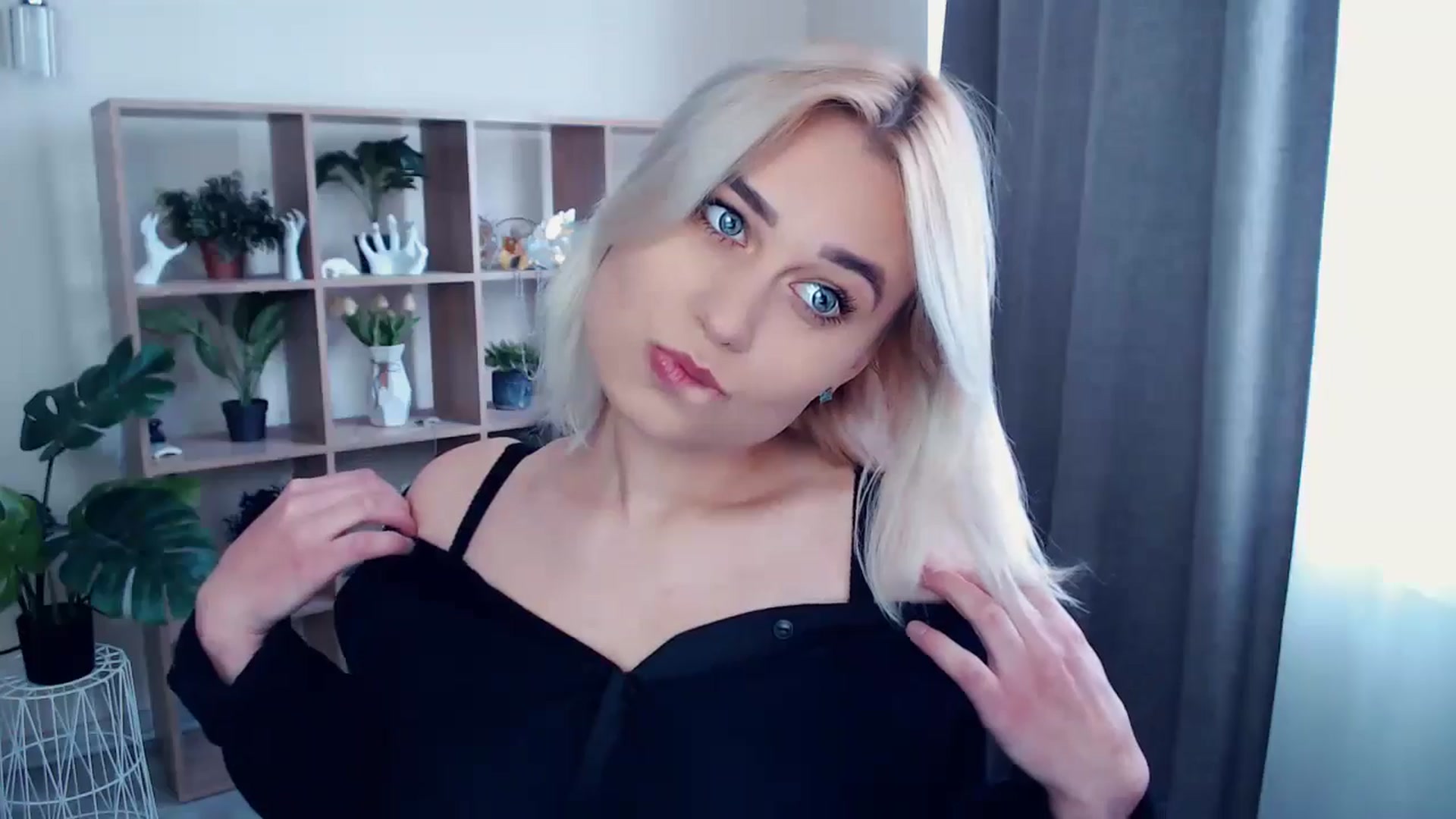 Gallery image thumbnail from Kukla_kolduna's myfreecams stream on, 05/15/2024, 15:39 image 3 of 20