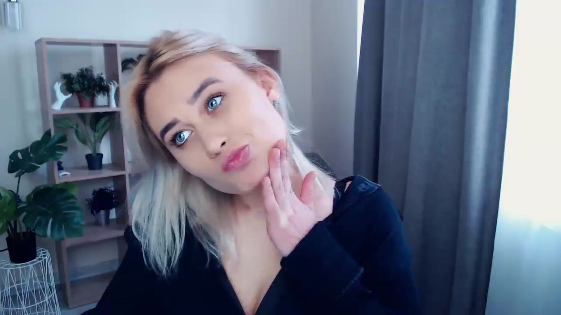 Gallery image thumbnail from Kukla_kolduna's myfreecams stream on, 05/15/2024, 15:39 image 10 of 20