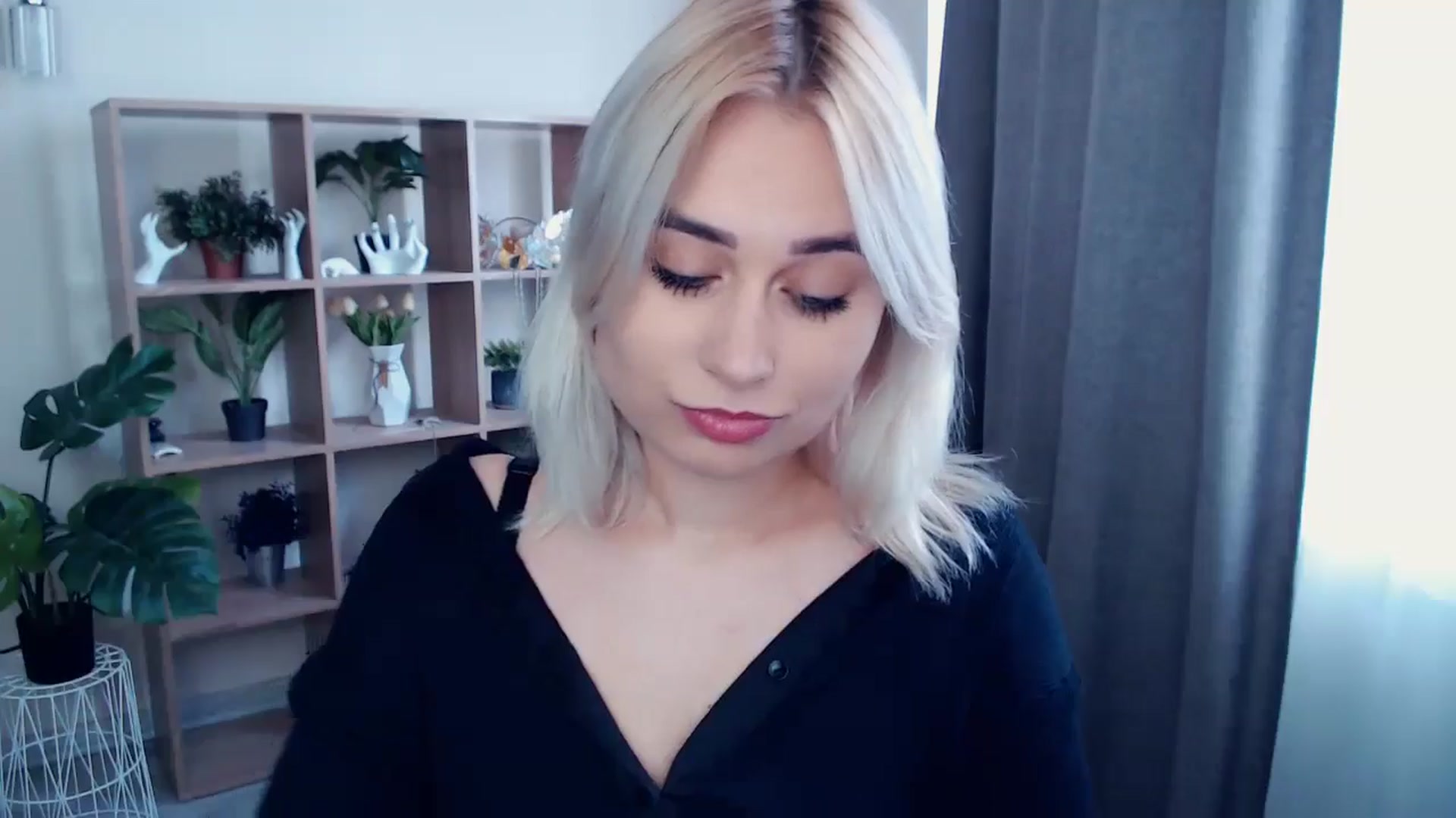 Gallery image thumbnail from Kukla_kolduna's myfreecams stream on, 05/15/2024, 15:39 image 5 of 20
