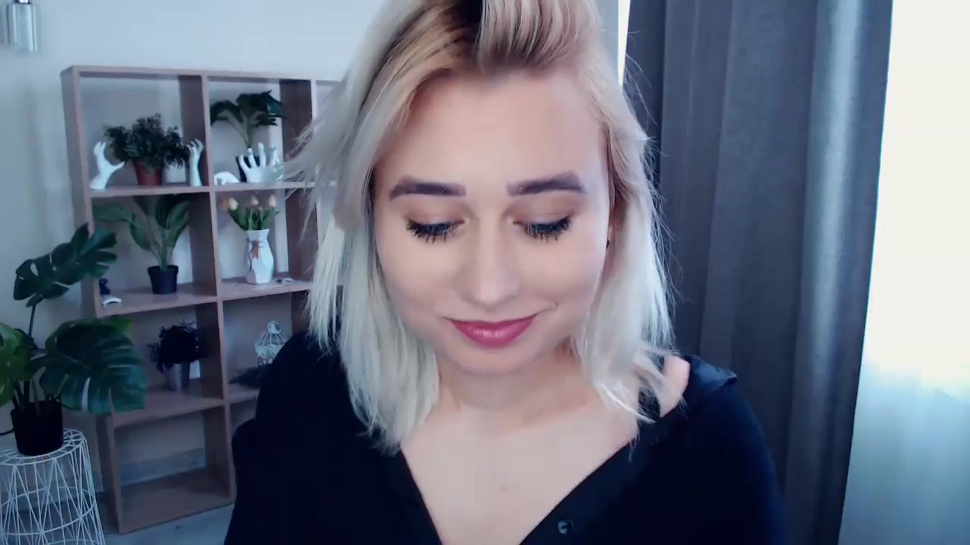 Gallery image thumbnail from Kukla_kolduna's myfreecams stream on, 05/15/2024, 15:39 image 11 of 20
