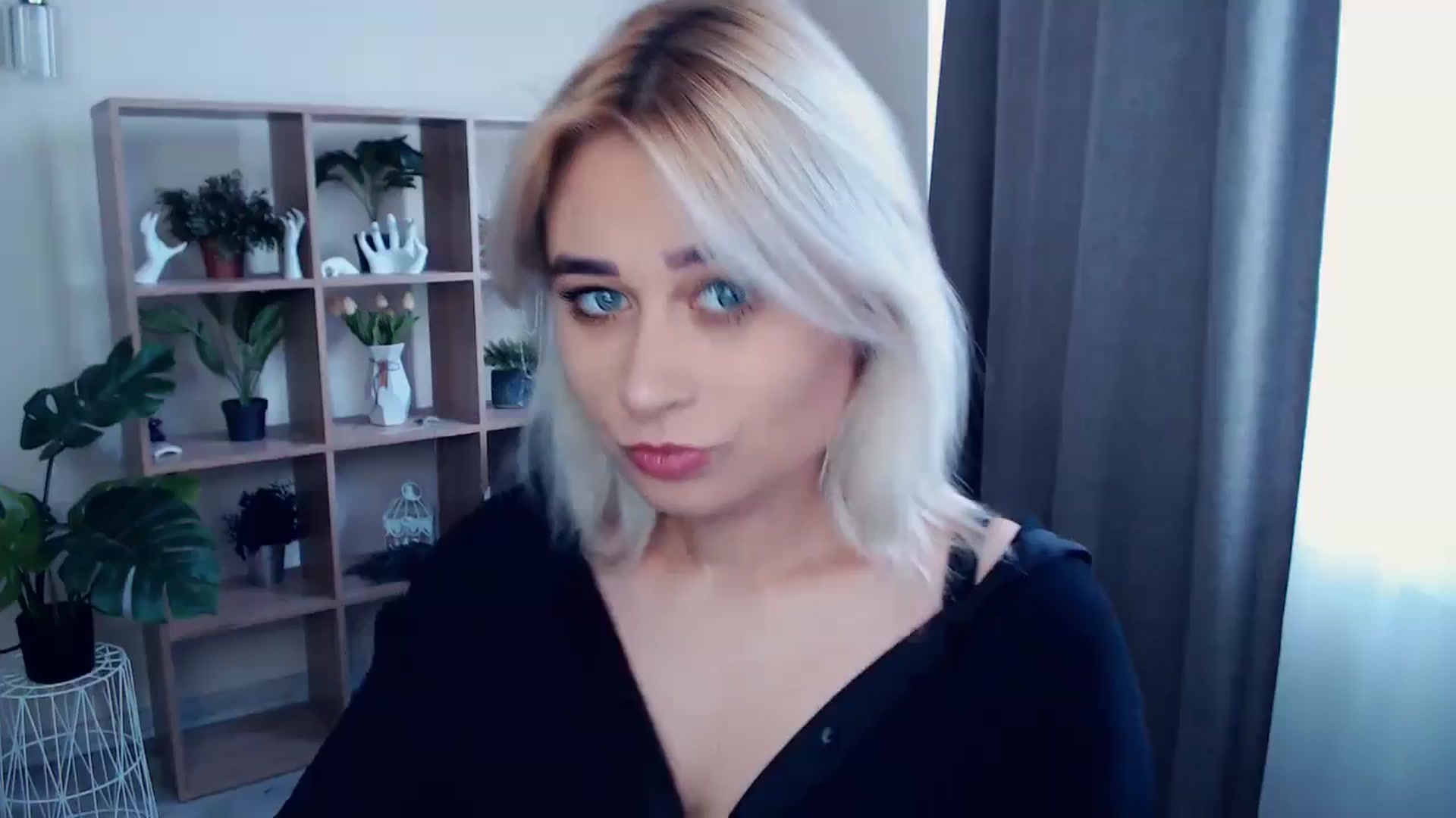 Gallery image thumbnail from Kukla_kolduna's myfreecams stream on, 05/15/2024, 15:39 image 12 of 20
