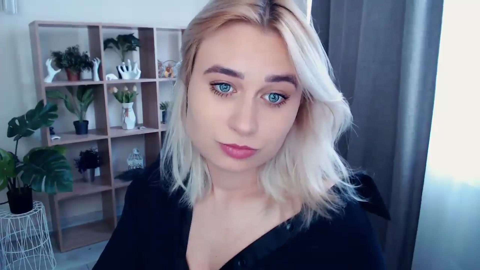 Gallery image thumbnail from Kukla_kolduna's myfreecams stream on, 05/15/2024, 15:39 image 18 of 20