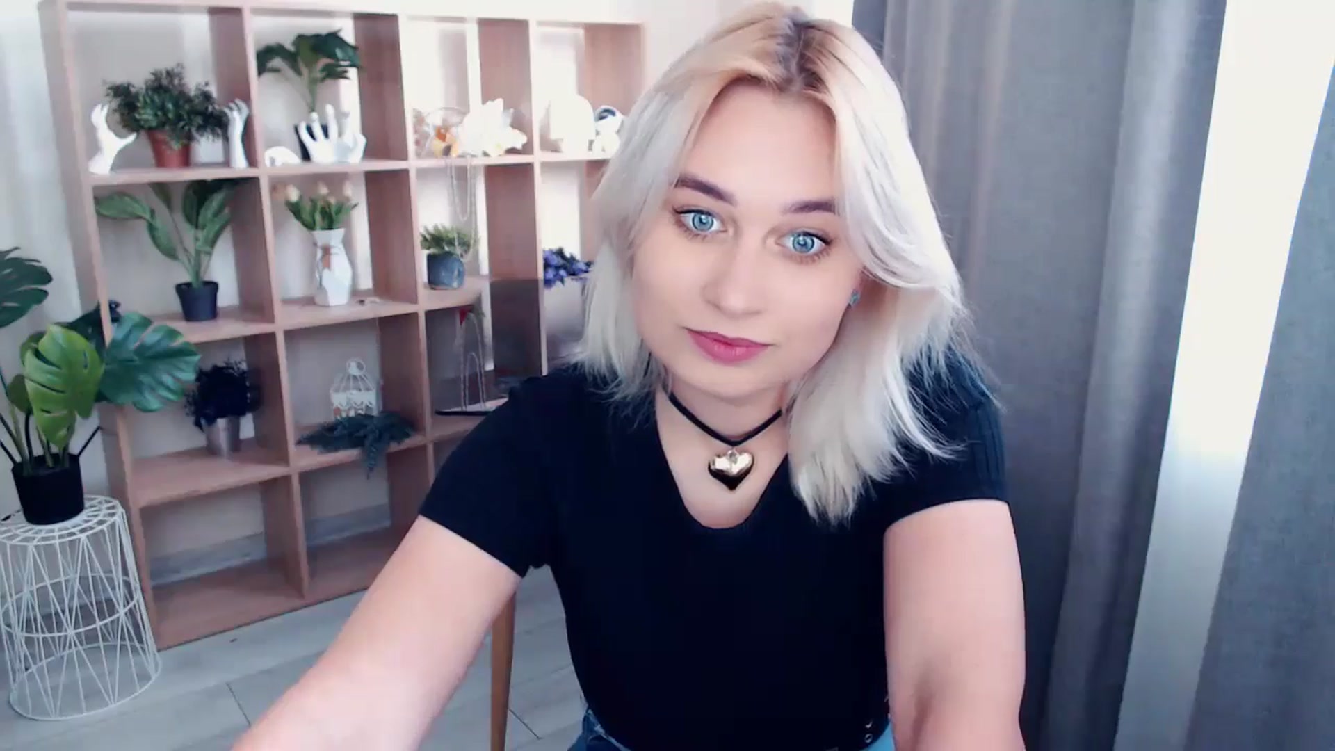 Gallery image thumbnail from Kukla_kolduna's myfreecams stream on, 05/16/2024, 14:59 image 4 of 20