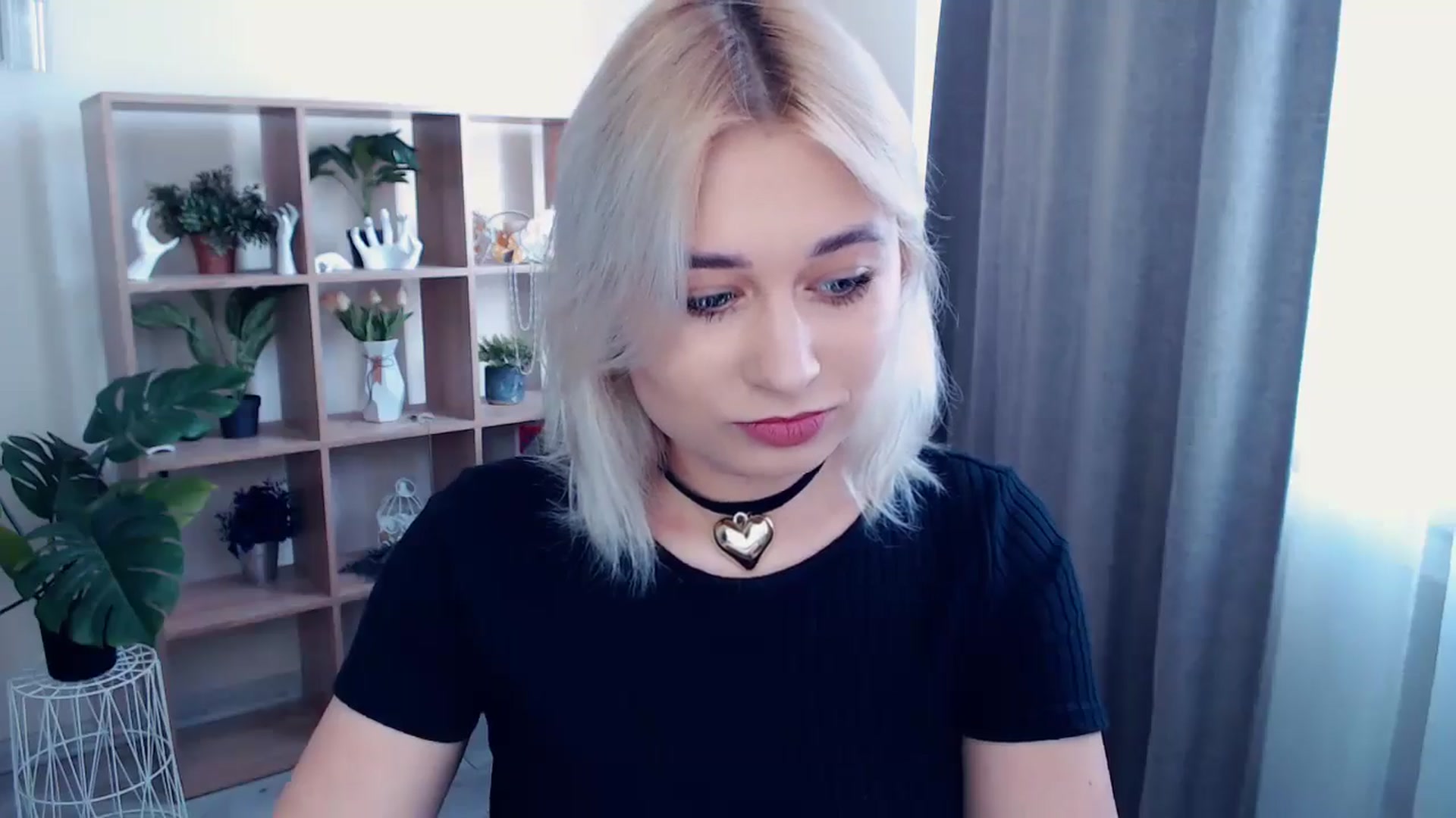Gallery image thumbnail from Kukla_kolduna's myfreecams stream on, 05/17/2024, 11:51 image 4 of 20