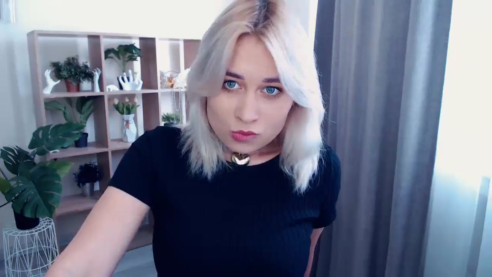 Gallery image thumbnail from Kukla_kolduna's myfreecams stream on, 05/17/2024, 11:51 image 17 of 20
