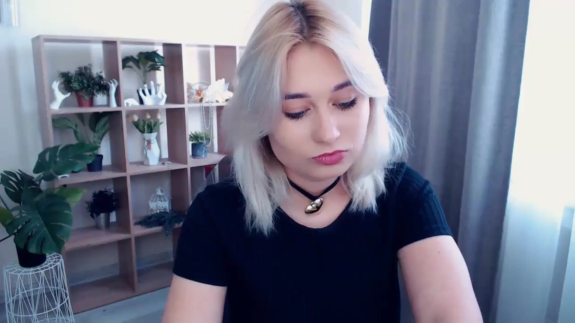 Gallery image thumbnail from Kukla_kolduna's myfreecams stream on, 05/17/2024, 11:51 image 16 of 20