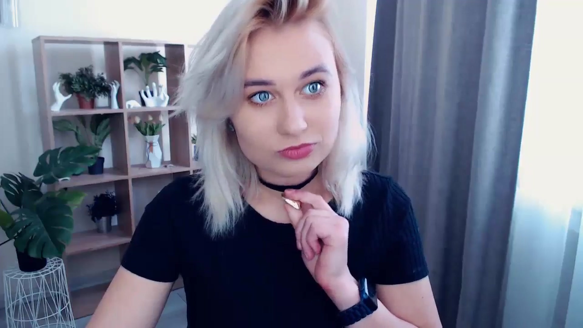 Gallery image thumbnail from Kukla_kolduna's myfreecams stream on, 05/17/2024, 11:51 image 19 of 20