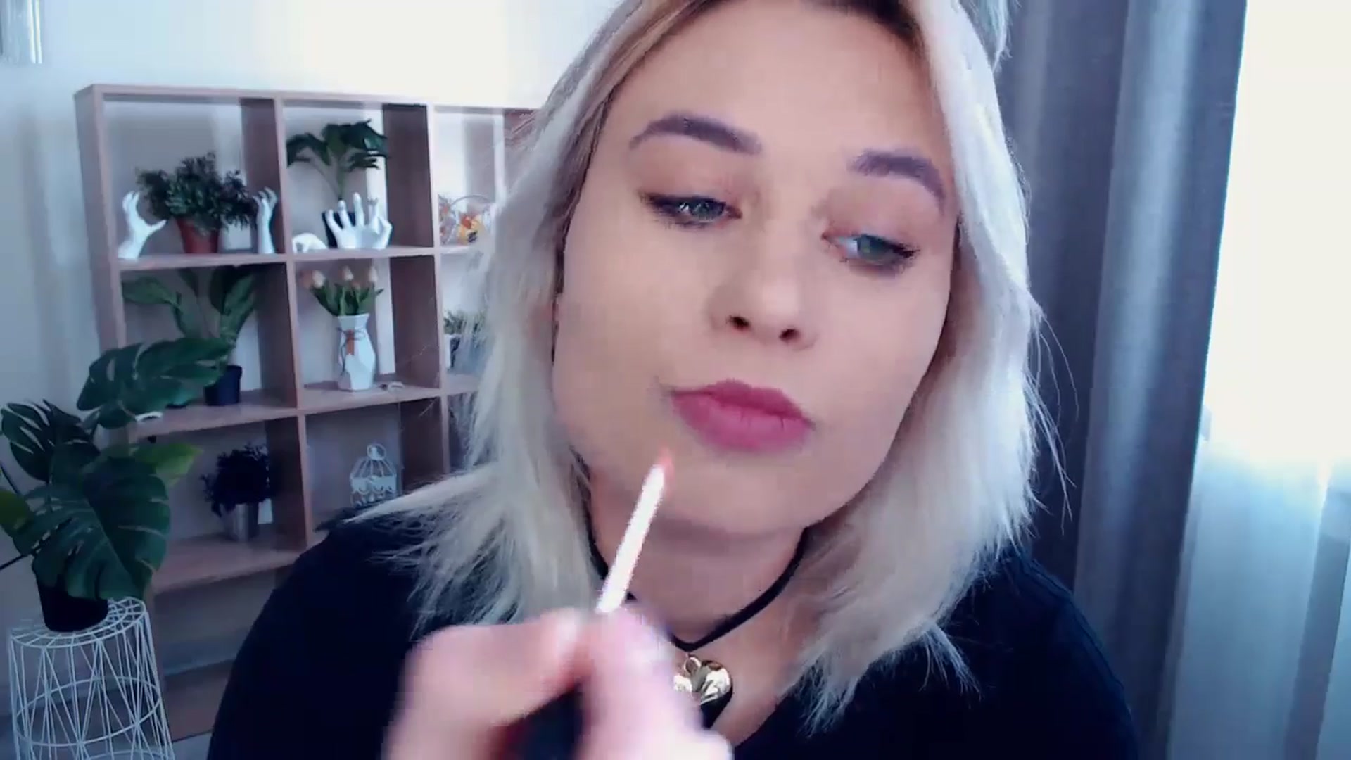Gallery image thumbnail from Kukla_kolduna's myfreecams stream on, 05/17/2024, 11:51 image 5 of 20