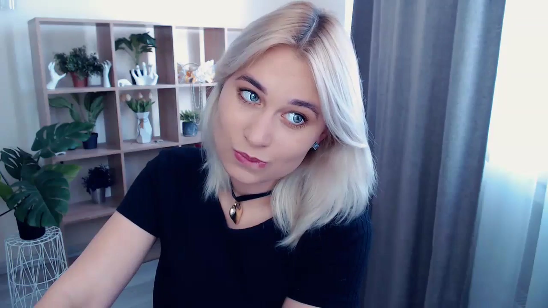 Gallery image thumbnail from Kukla_kolduna's myfreecams stream on, 05/17/2024, 12:13 image 17 of 20