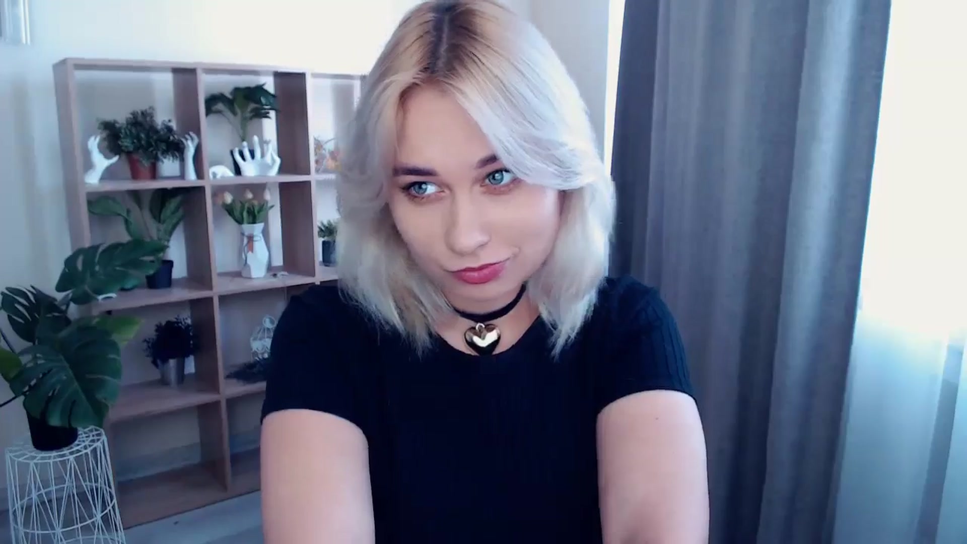 Gallery image thumbnail from Kukla_kolduna's myfreecams stream on, 05/17/2024, 12:13 image 2 of 20