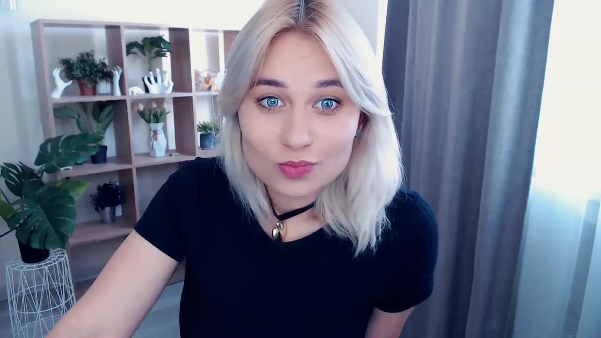 Gallery image thumbnail from Kukla_kolduna's myfreecams stream on, 05/17/2024, 12:13 image 18 of 20