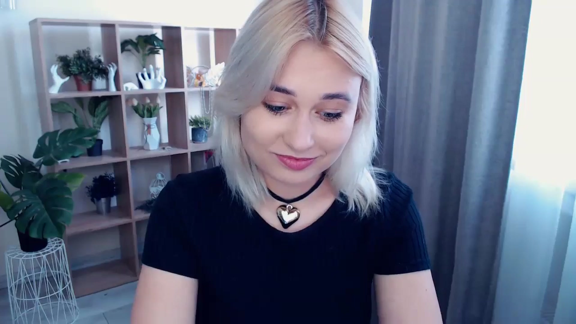 Gallery image thumbnail from Kukla_kolduna's myfreecams stream on, 05/17/2024, 12:13 image 19 of 20