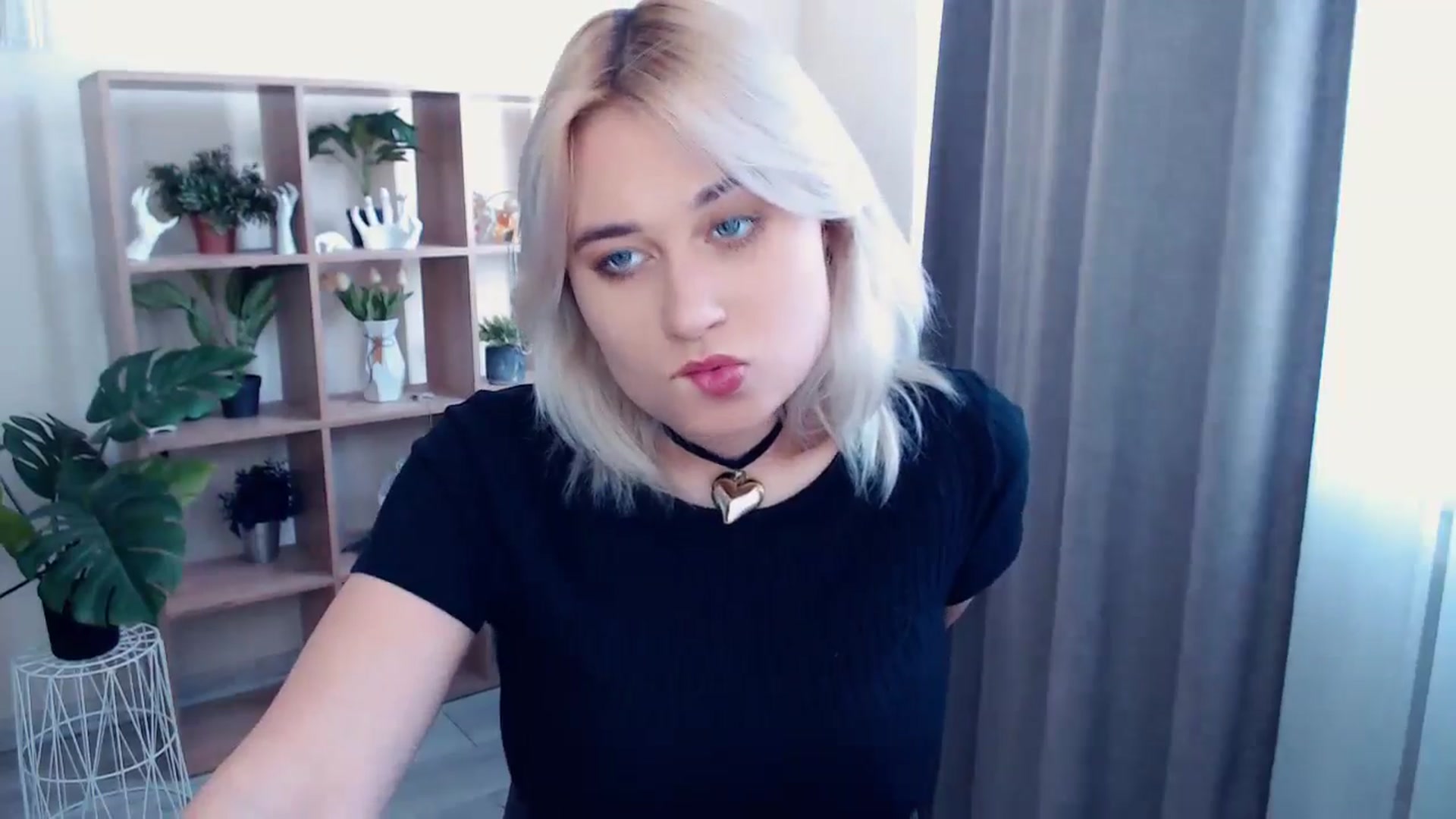 Gallery image thumbnail from Kukla_kolduna's myfreecams stream on, 05/17/2024, 13:36 image 9 of 20