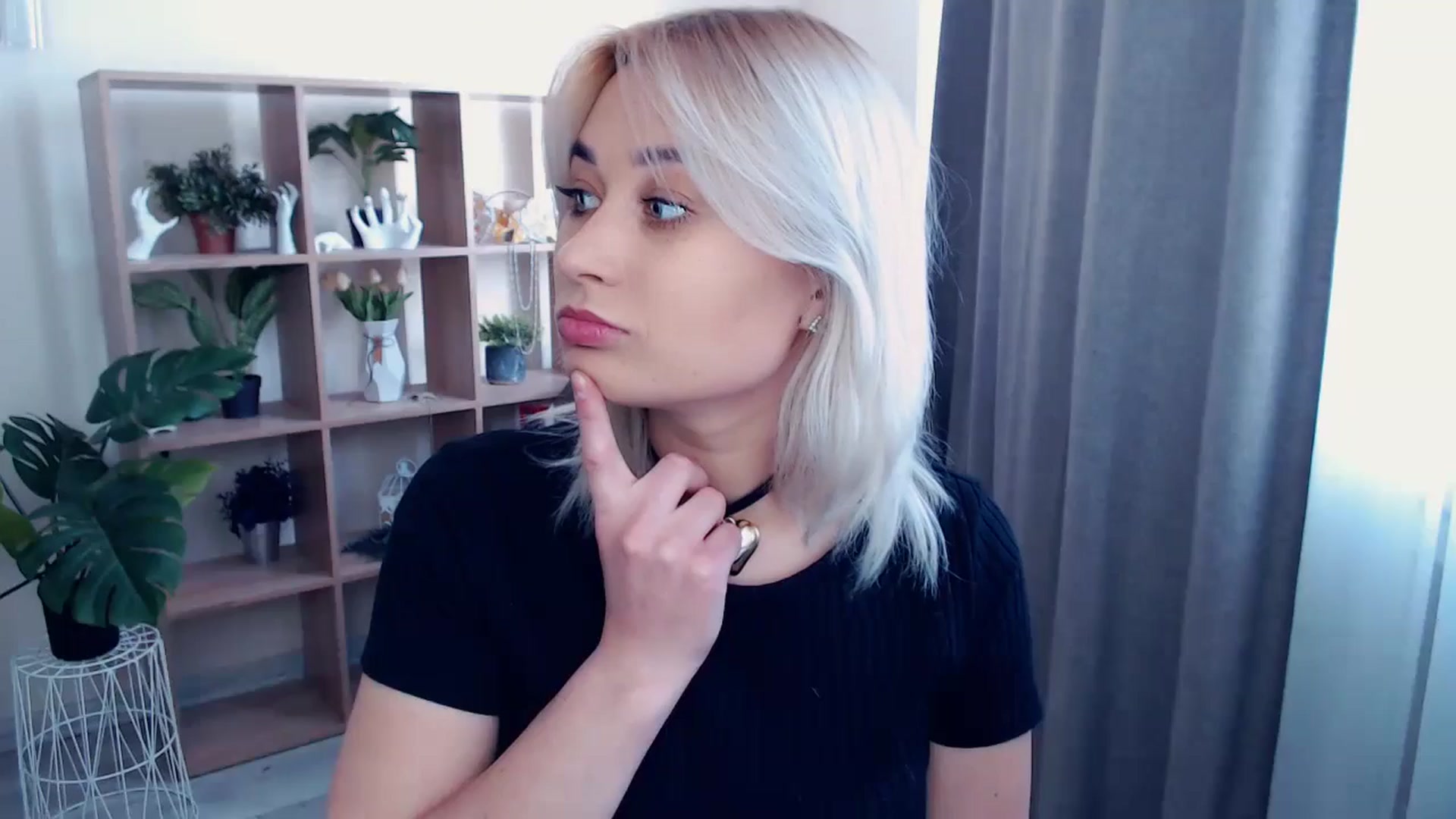 Gallery image thumbnail from Kukla_kolduna's myfreecams stream on, 05/17/2024, 13:36 image 11 of 20