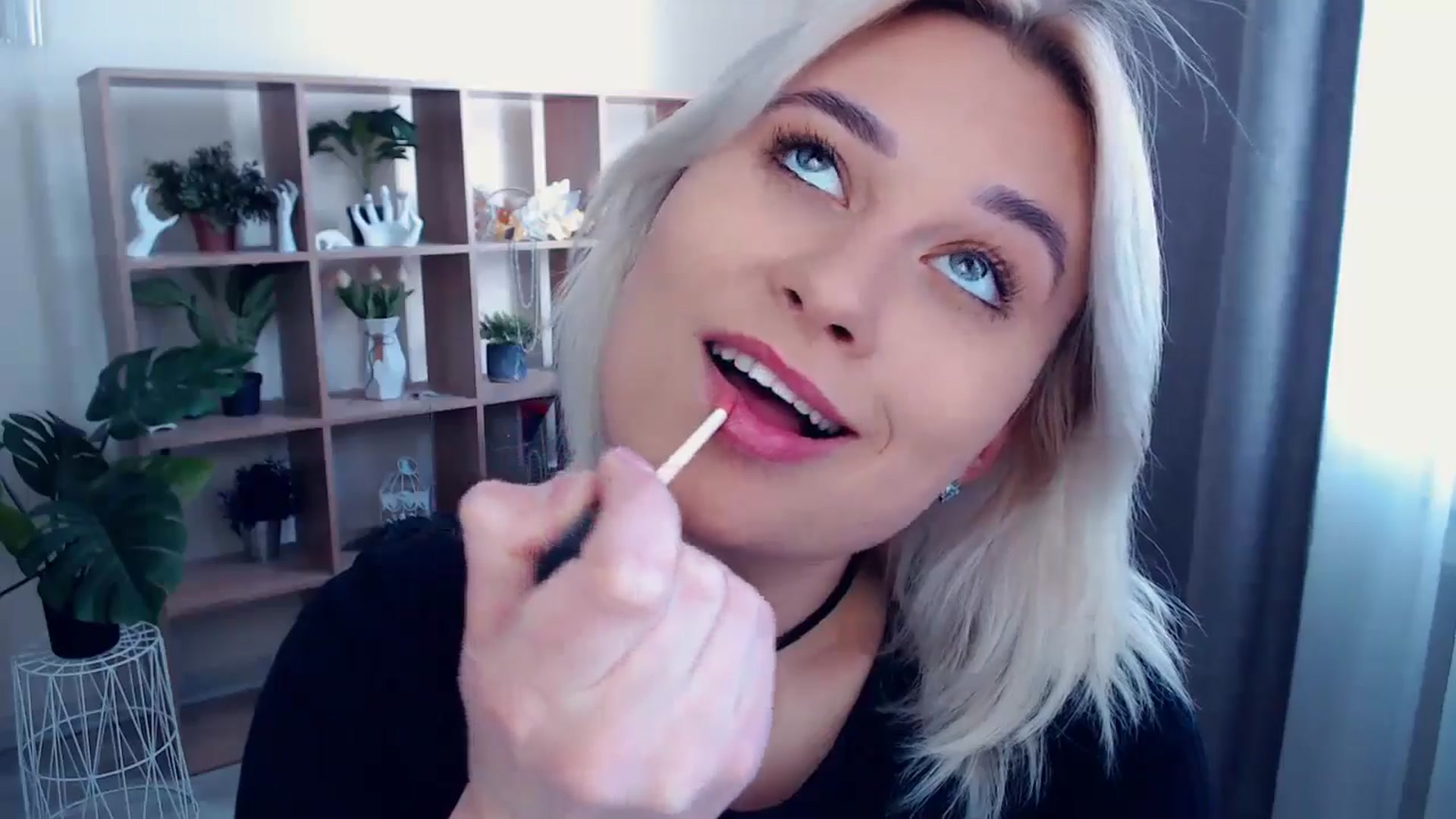 Gallery image thumbnail from Kukla_kolduna's myfreecams stream on, 05/17/2024, 13:36 image 8 of 20