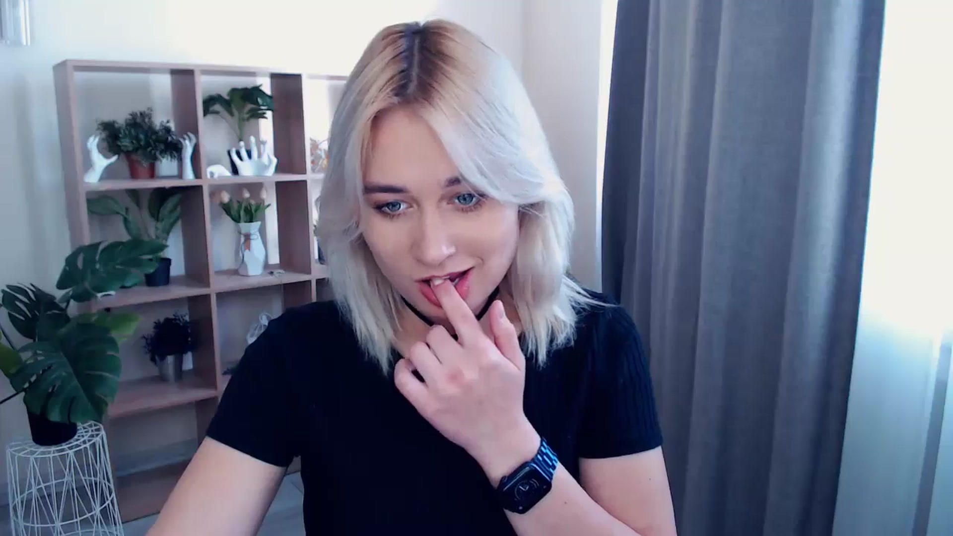 Gallery image thumbnail from Kukla_kolduna's myfreecams stream on, 05/17/2024, 15:01 image 7 of 20