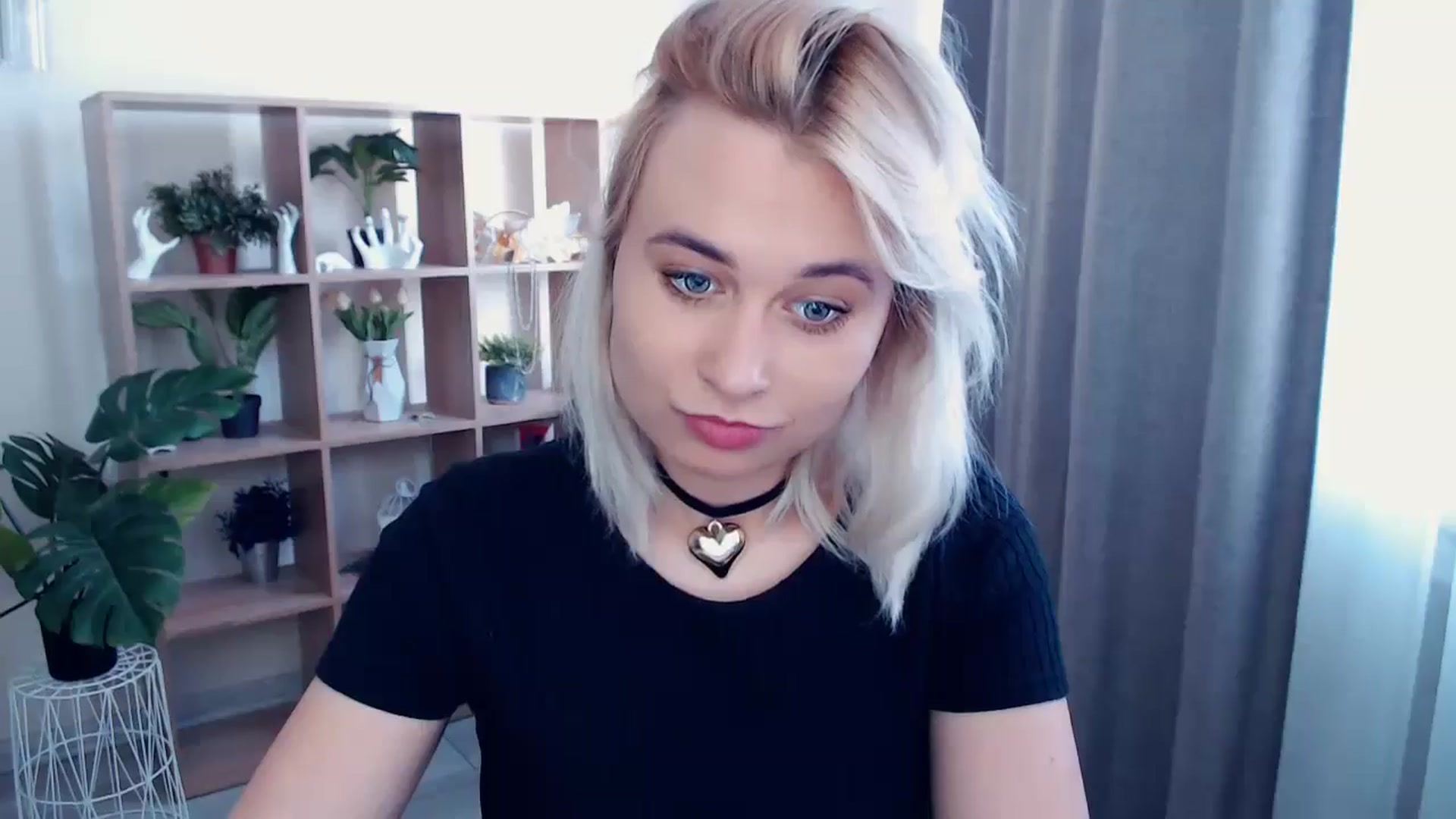 Gallery image thumbnail from Kukla_kolduna's myfreecams stream on, 05/17/2024, 15:01 image 4 of 20
