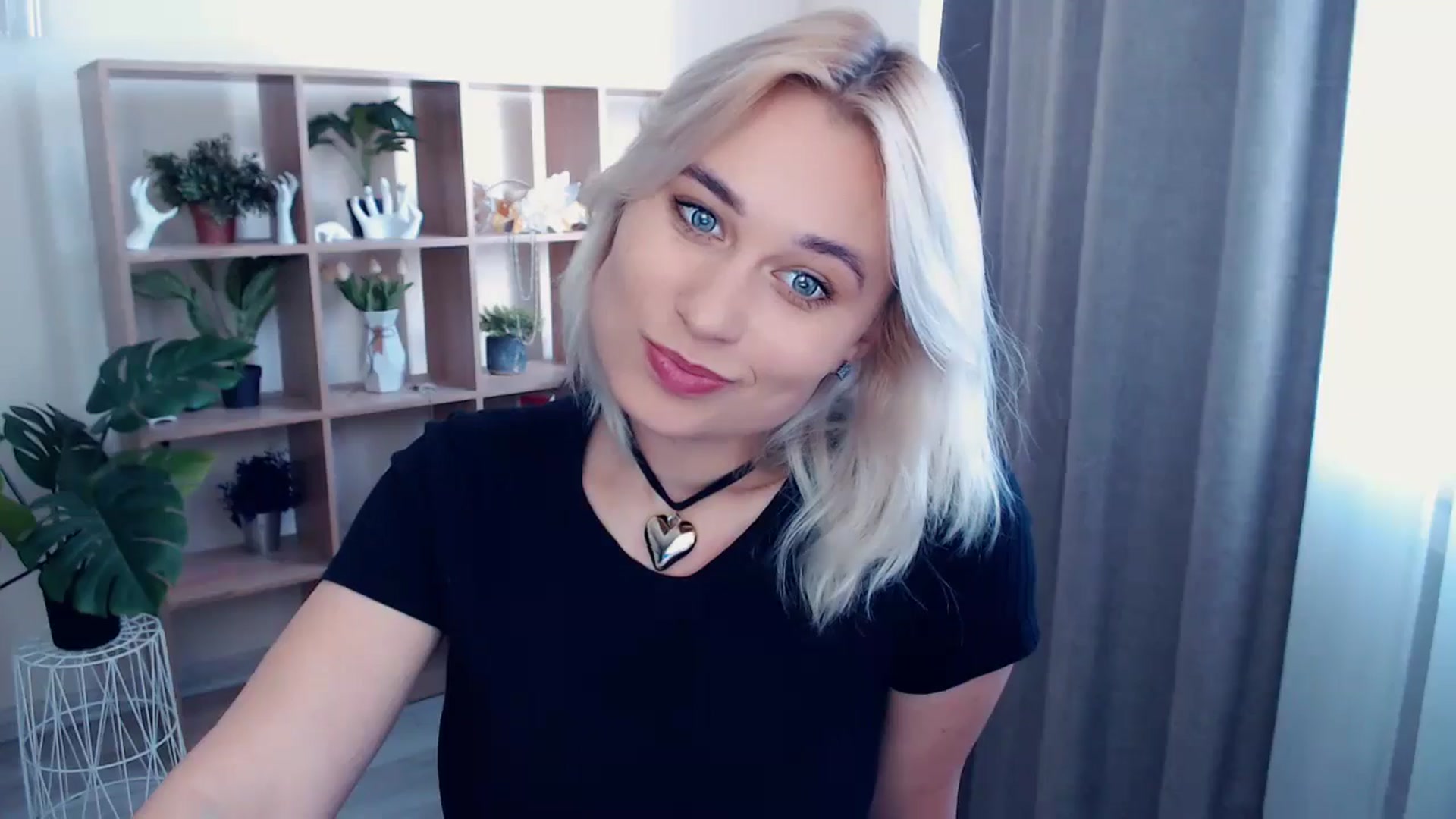 Gallery image thumbnail from Kukla_kolduna's myfreecams stream on, 05/17/2024, 15:01 image 12 of 20