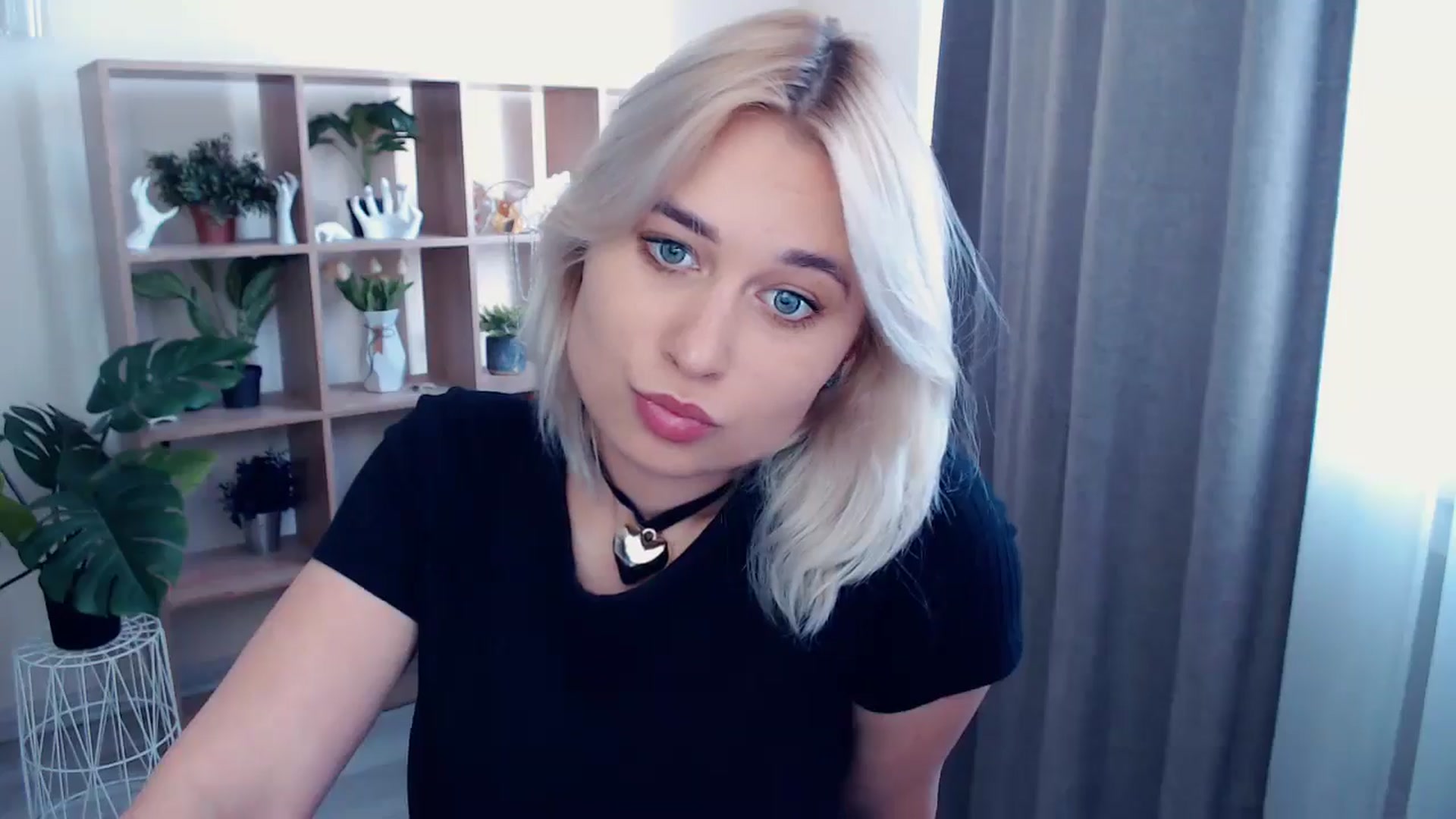 Gallery image thumbnail from Kukla_kolduna's myfreecams stream on, 05/17/2024, 15:01 image 11 of 20