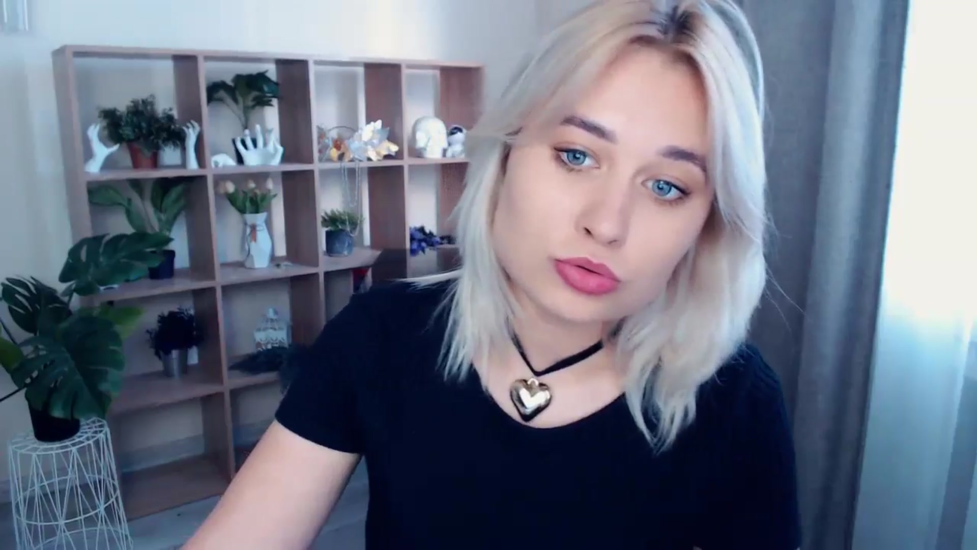 Gallery image thumbnail from Kukla_kolduna's myfreecams stream on, 05/17/2024, 17:06 image 2 of 20