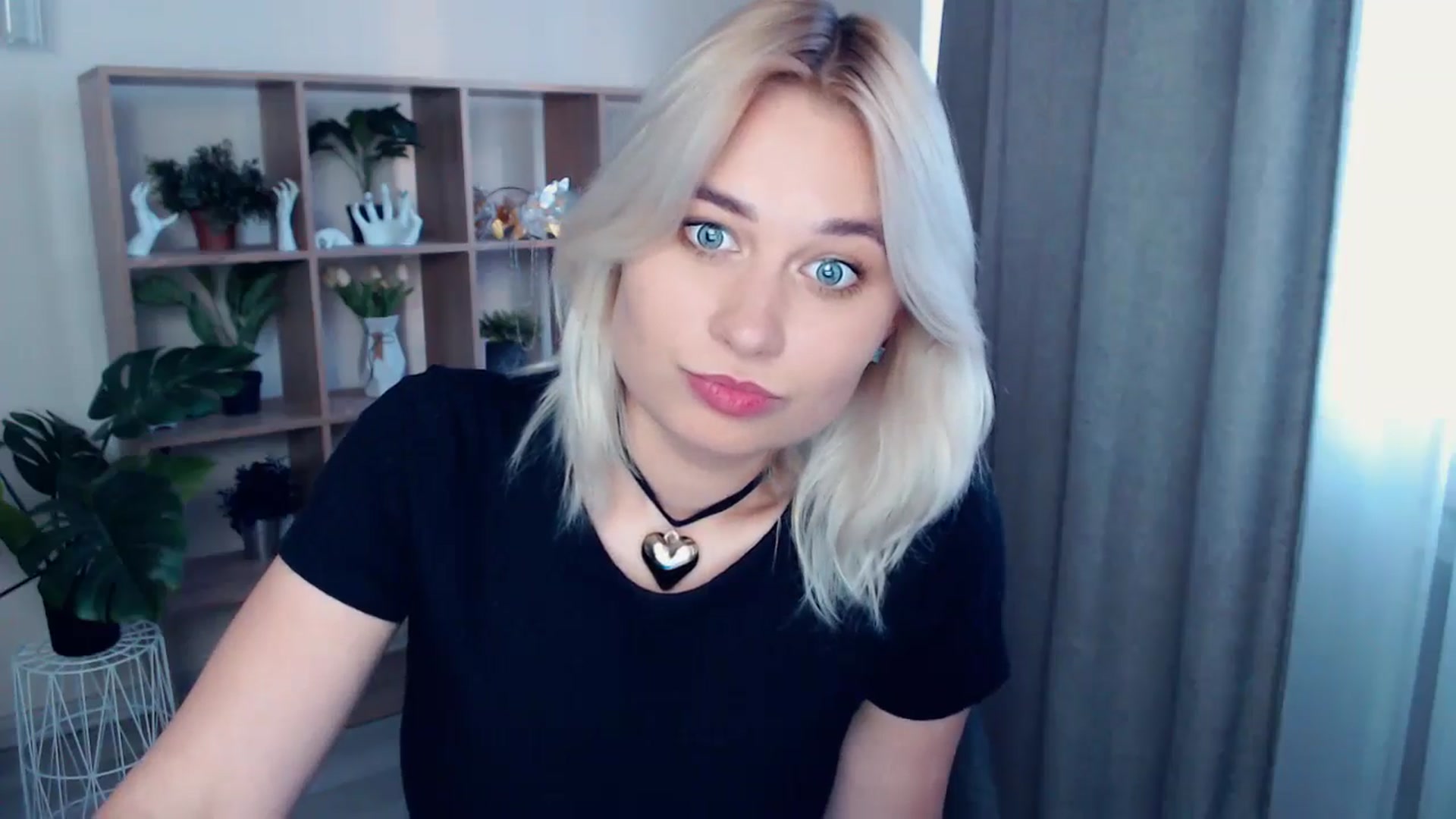 Gallery image thumbnail from Kukla_kolduna's myfreecams stream on, 05/17/2024, 17:06 image 18 of 20