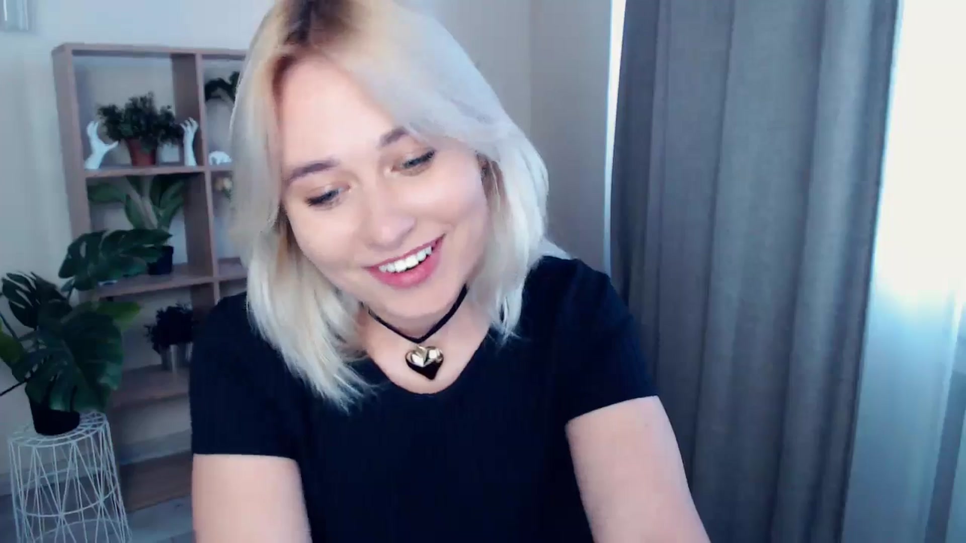 Gallery image thumbnail from Kukla_kolduna's myfreecams stream on, 05/17/2024, 17:06 image 15 of 20