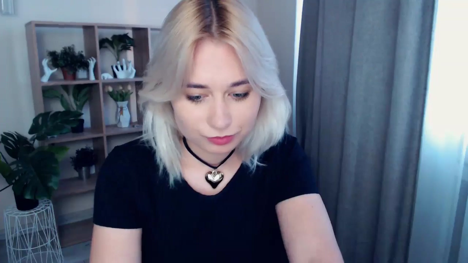 Gallery image thumbnail from Kukla_kolduna's myfreecams stream on, 05/17/2024, 17:06 image 16 of 20