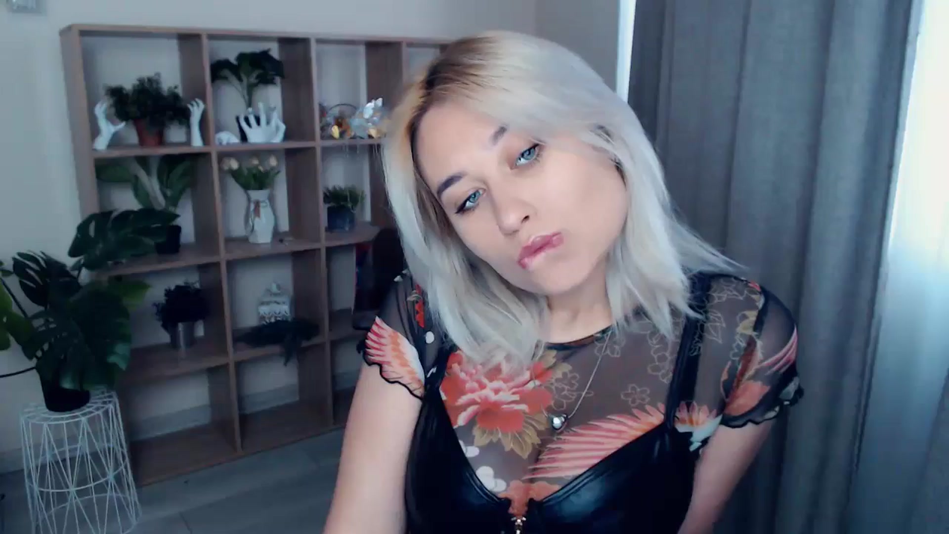 Gallery image thumbnail from Kukla_kolduna's myfreecams stream on, 05/18/2024, 16:13 image 1 of 20