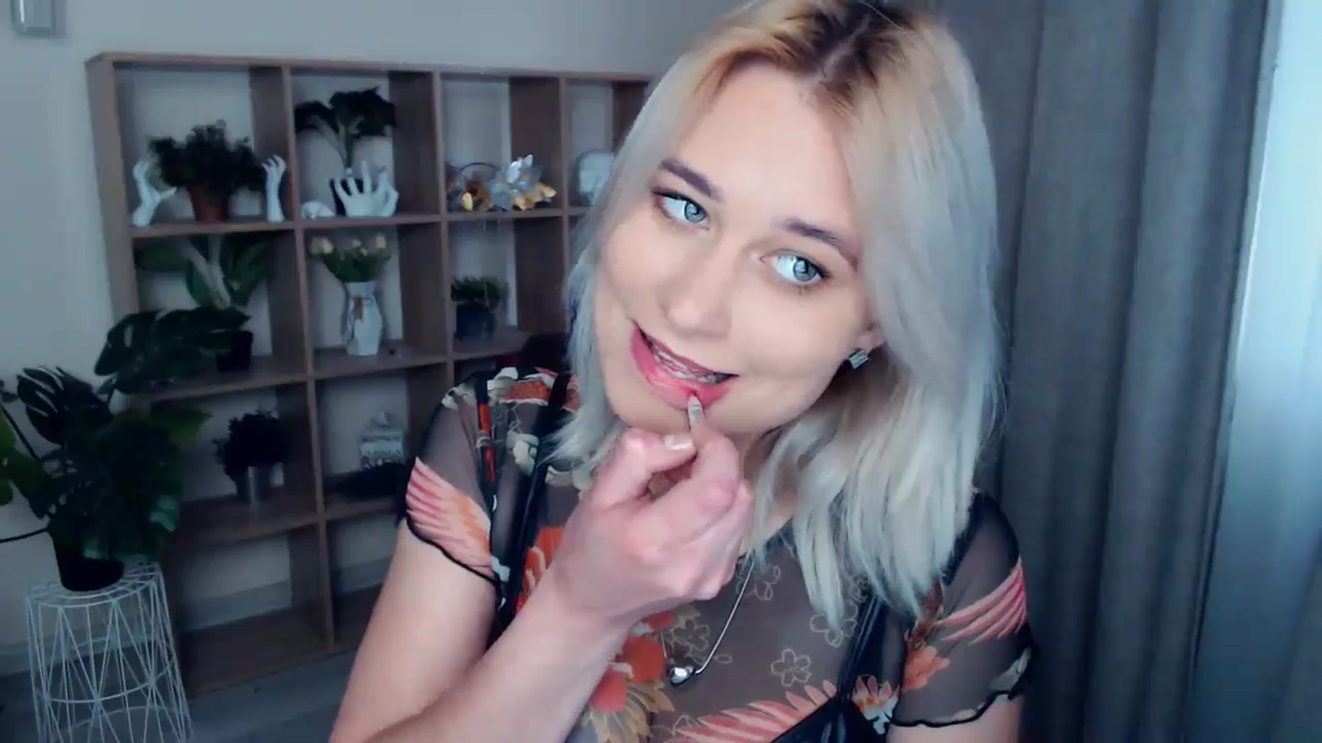 Gallery image thumbnail from Kukla_kolduna's myfreecams stream on, 05/18/2024, 16:13 image 13 of 20