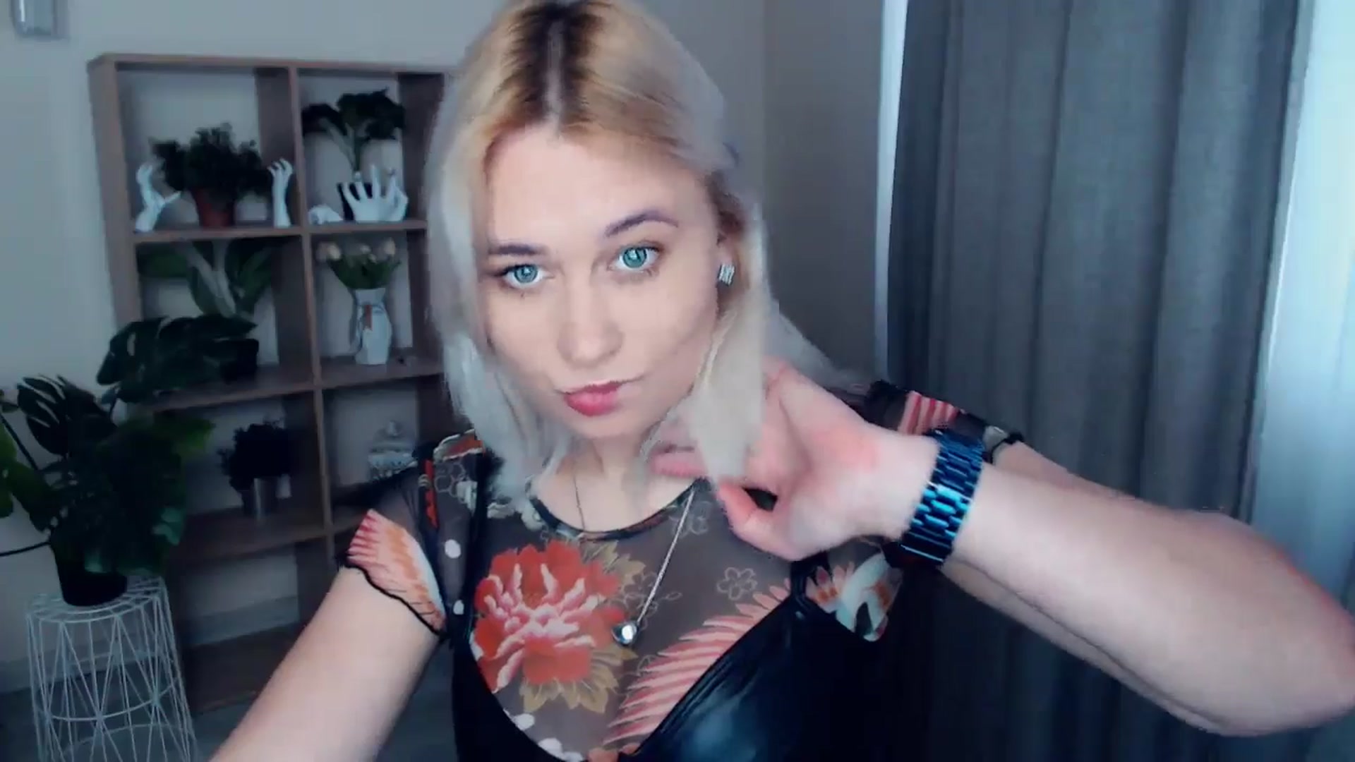 Gallery image thumbnail from Kukla_kolduna's myfreecams stream on, 05/18/2024, 16:13 image 9 of 20