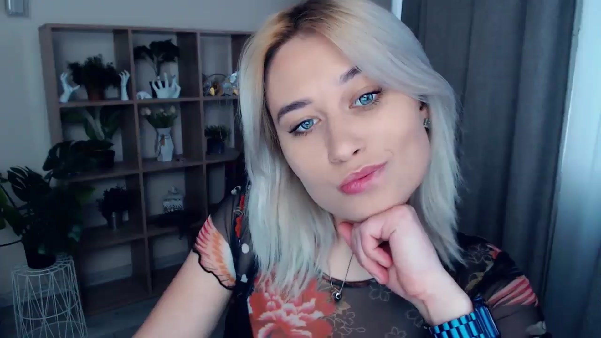 Gallery image thumbnail from Kukla_kolduna's myfreecams stream on, 05/18/2024, 16:13 image 8 of 20