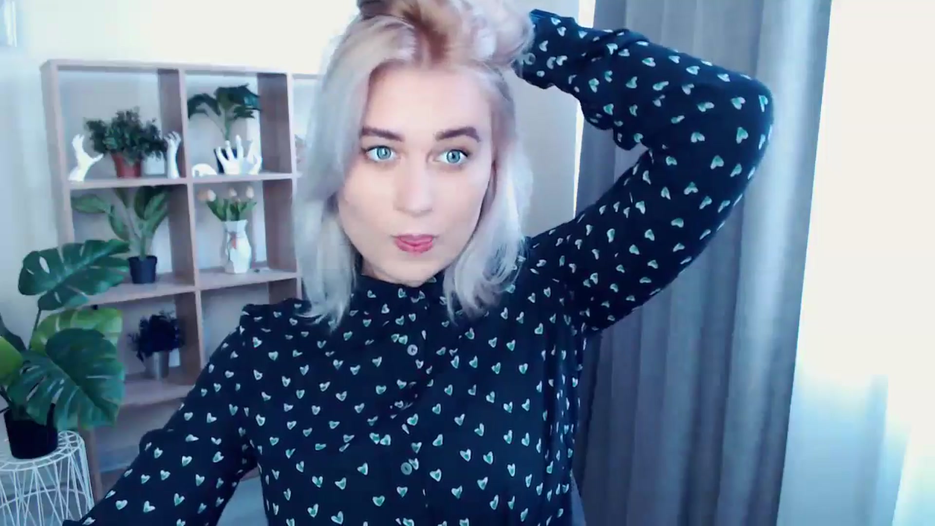 Gallery image thumbnail from Kukla_kolduna's myfreecams stream on, 05/19/2024, 15:17 image 18 of 20