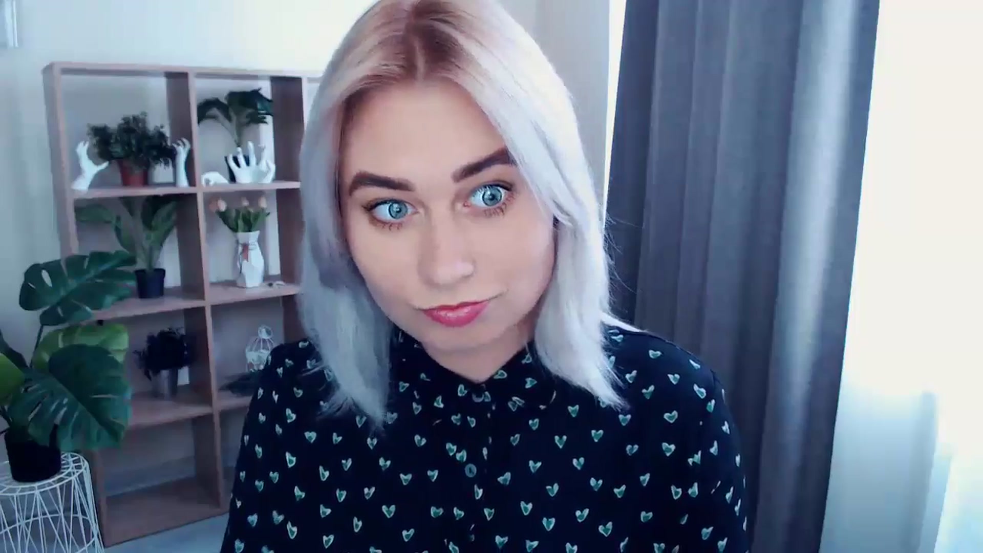 Gallery image thumbnail from Kukla_kolduna's myfreecams stream on, 05/19/2024, 15:17 image 2 of 20