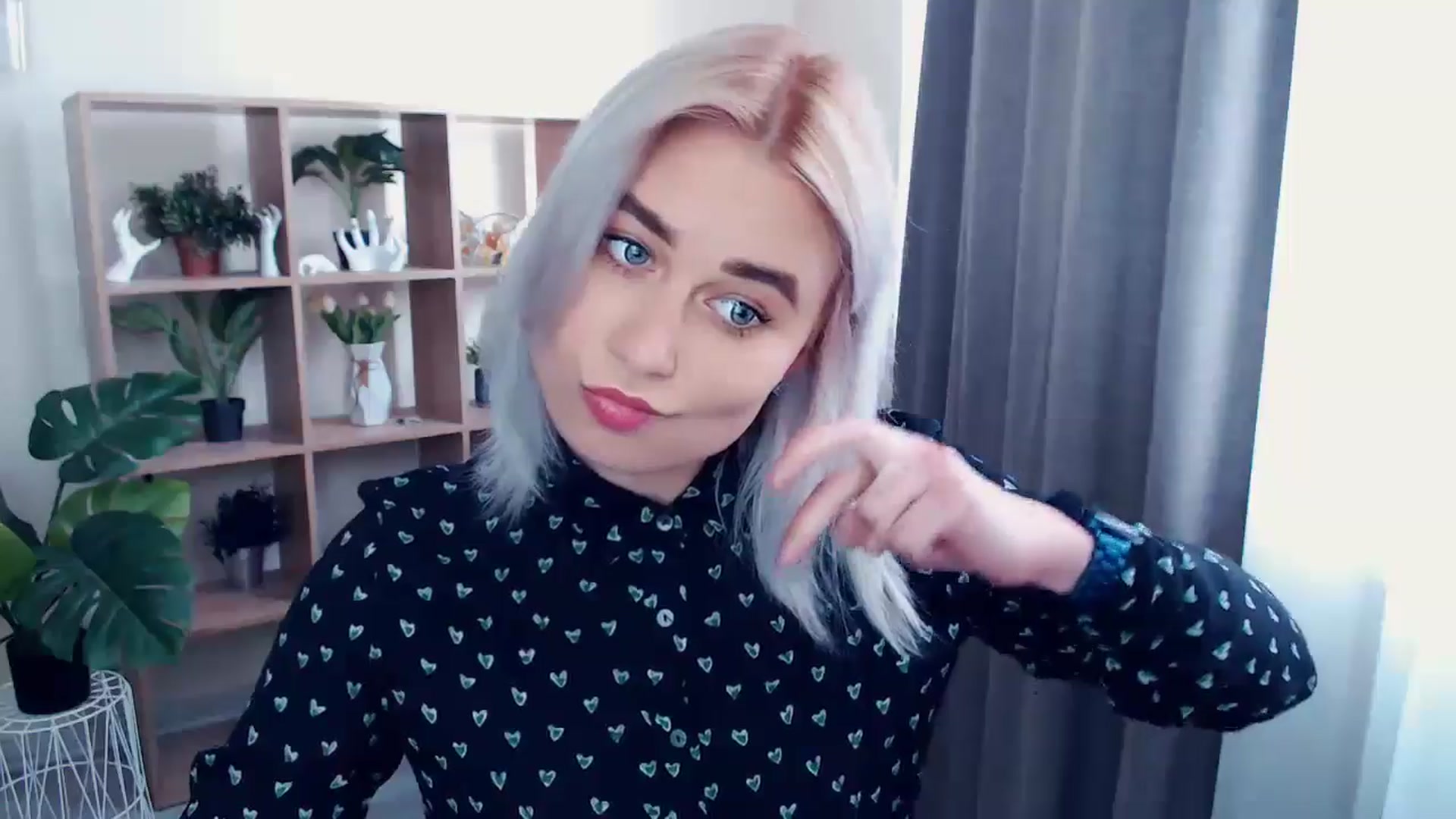 Gallery image thumbnail from Kukla_kolduna's myfreecams stream on, 05/19/2024, 15:17 image 5 of 20