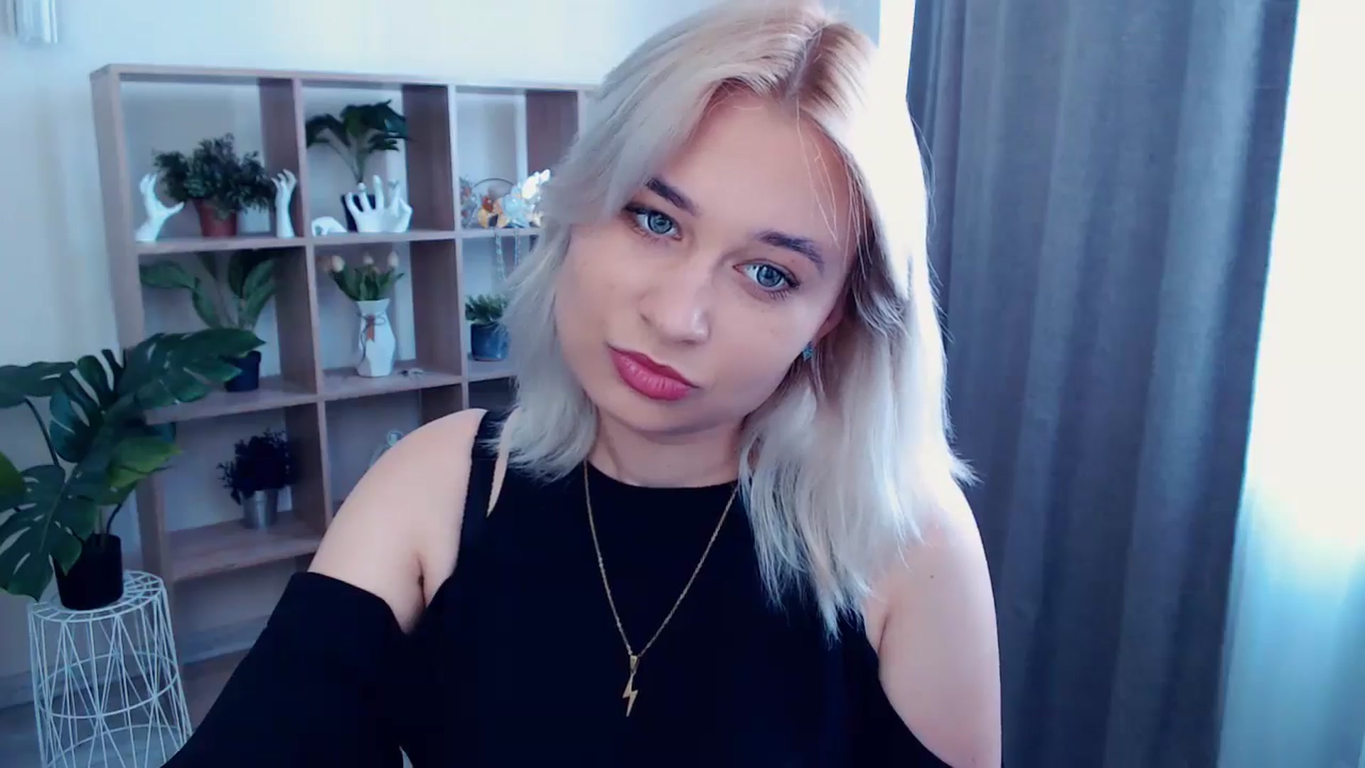 Gallery image thumbnail from Kukla_kolduna's myfreecams stream on, 05/24/2024, 09:31 image 12 of 20