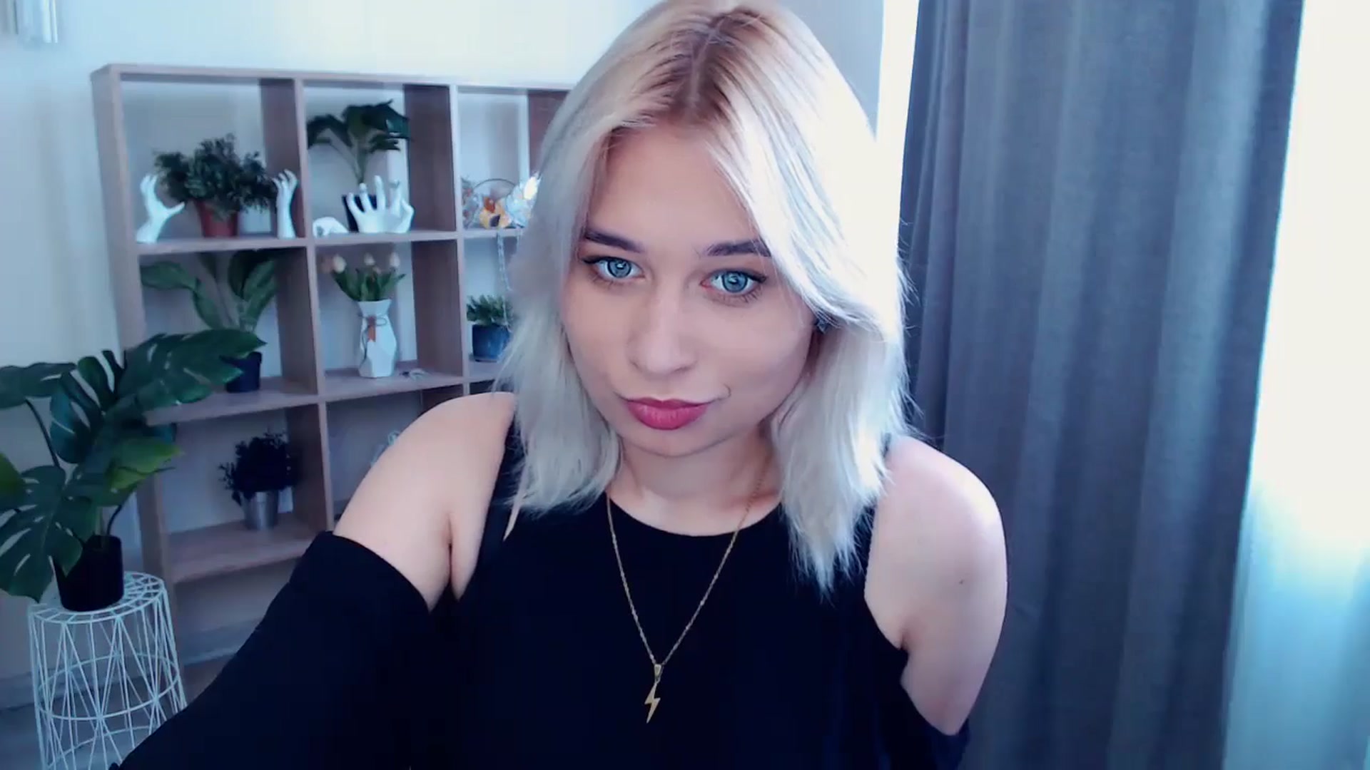 Gallery image thumbnail from Kukla_kolduna's myfreecams stream on, 05/24/2024, 09:31 image 17 of 20