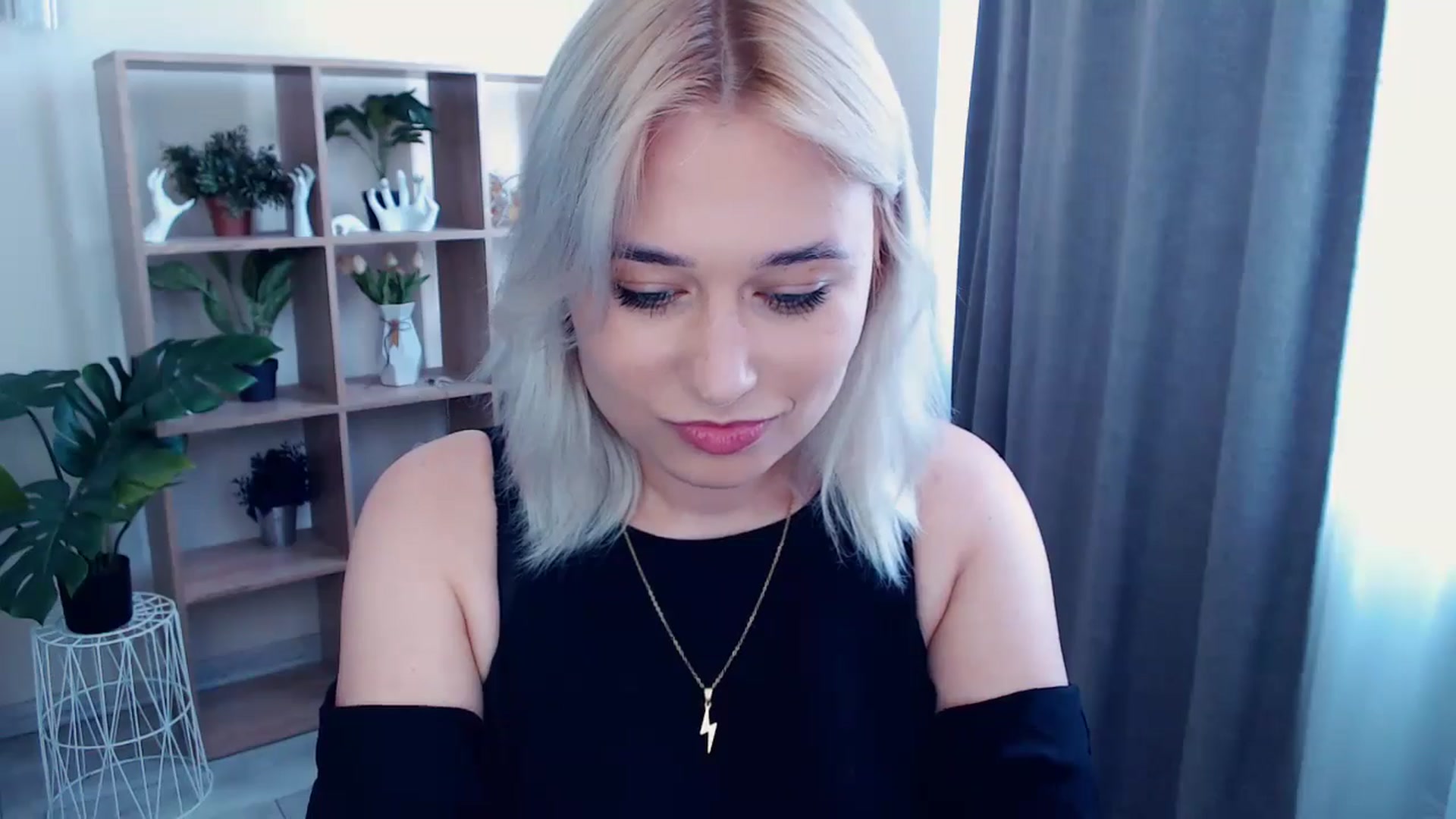 Gallery image thumbnail from Kukla_kolduna's myfreecams stream on, 05/24/2024, 11:07 image 14 of 20